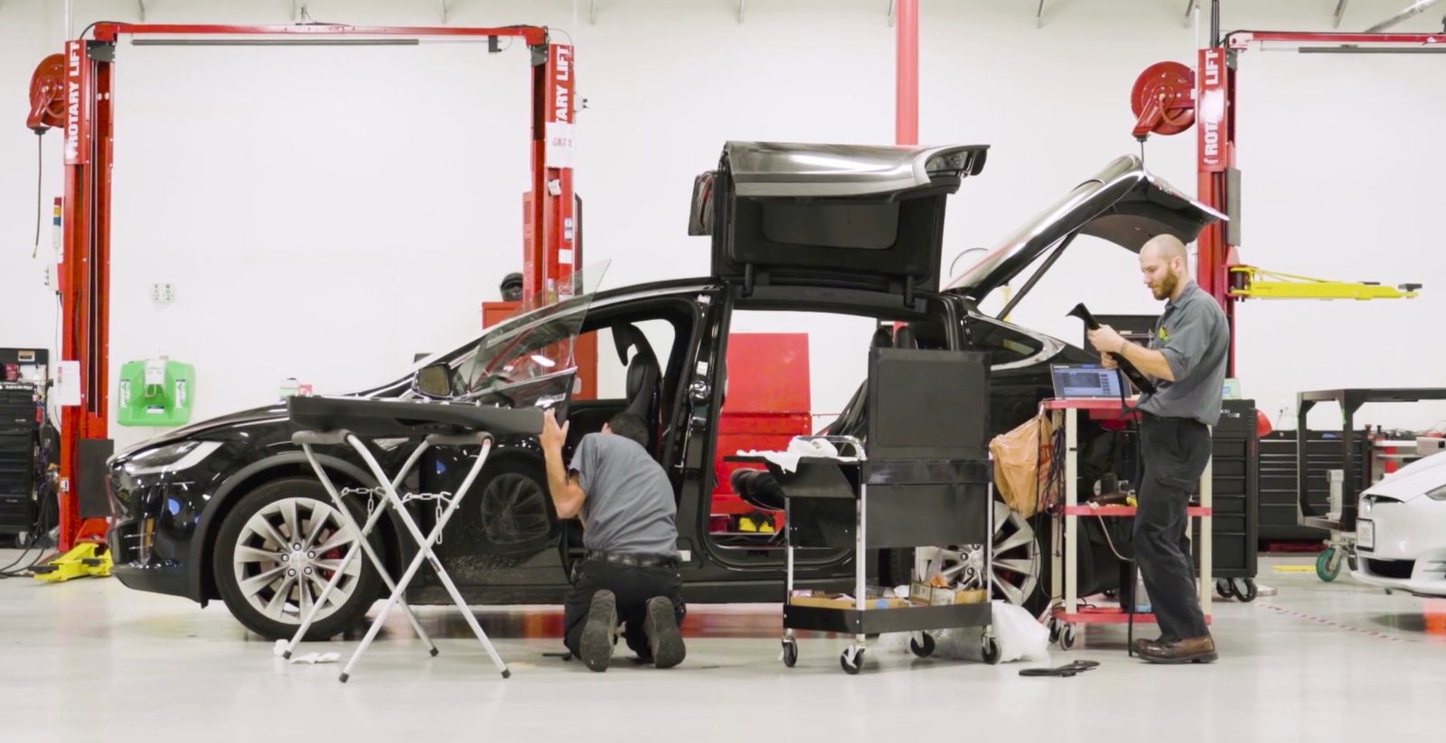 Tesla start service