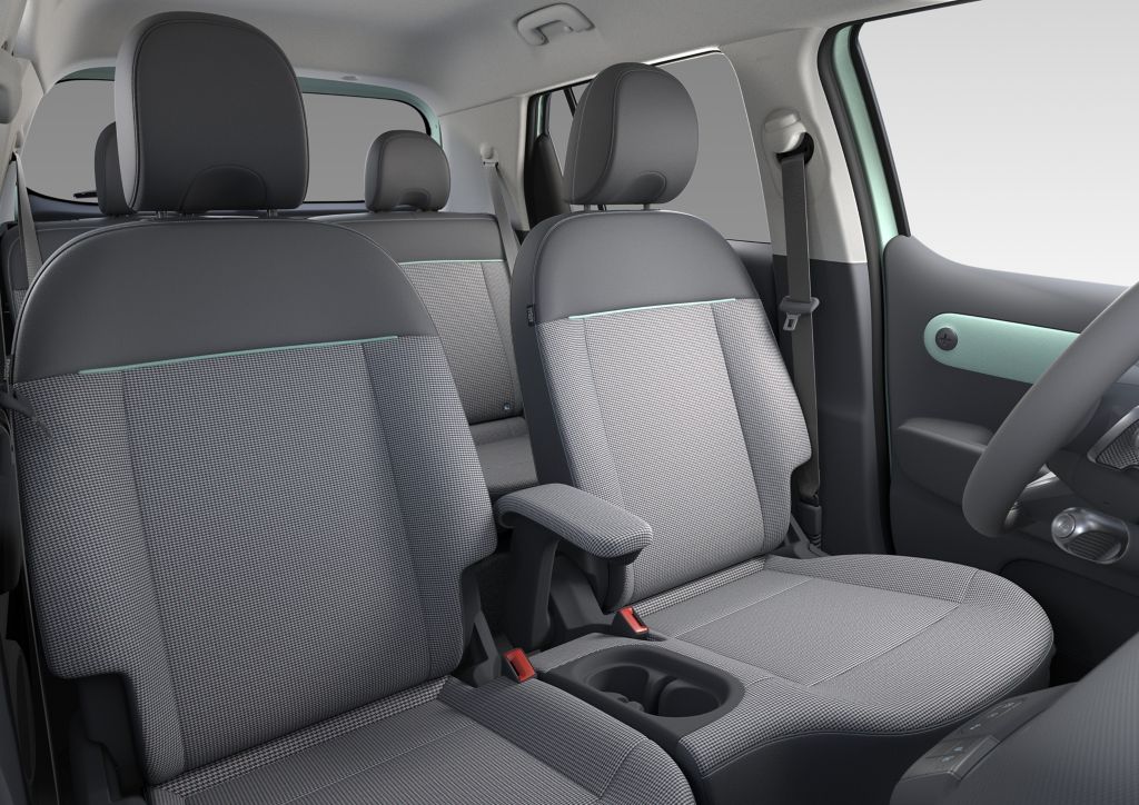 Hyundai-Inster-EV-Lounge-interior