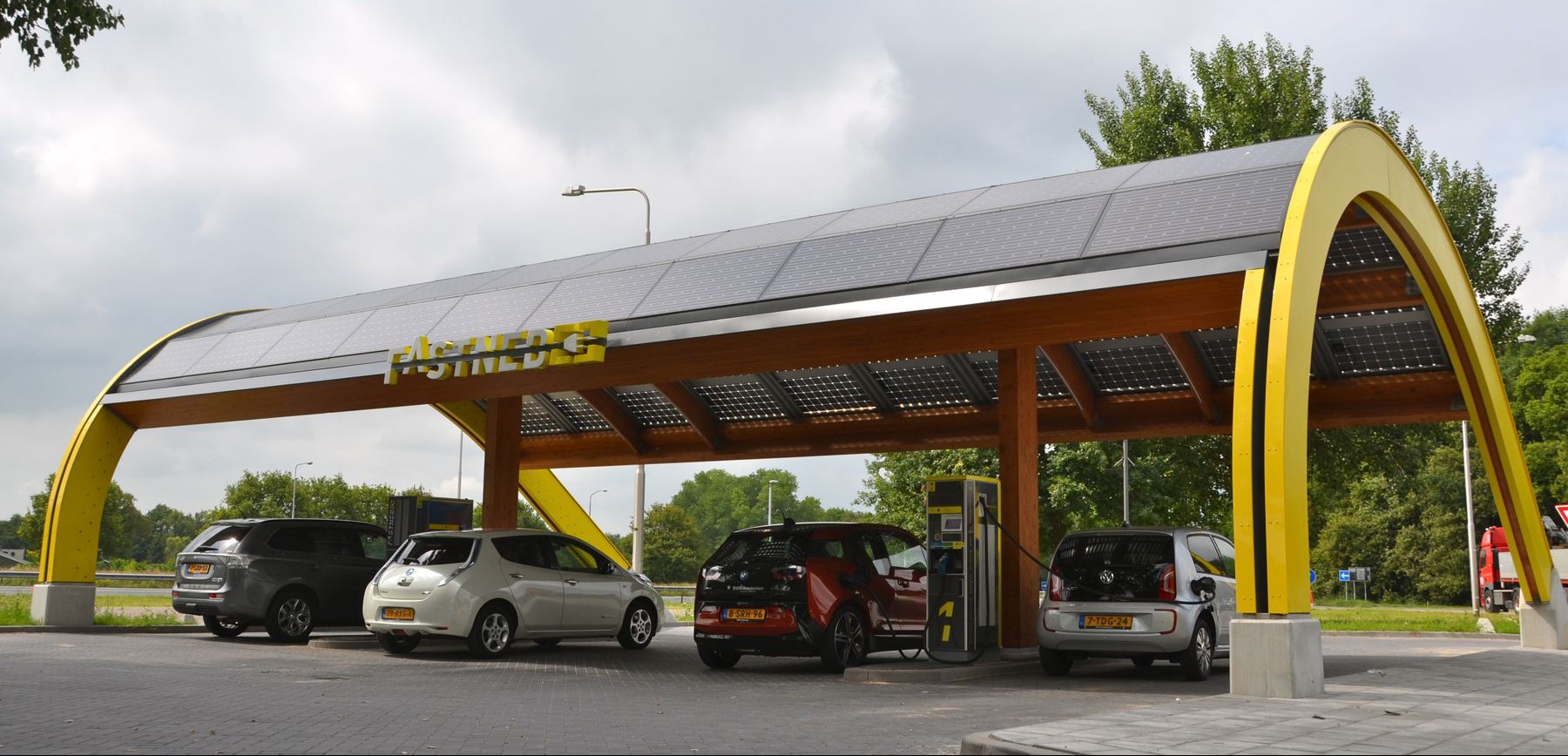 Fastned to prepare fastcharging stations for ultrafast 300 kW charge
