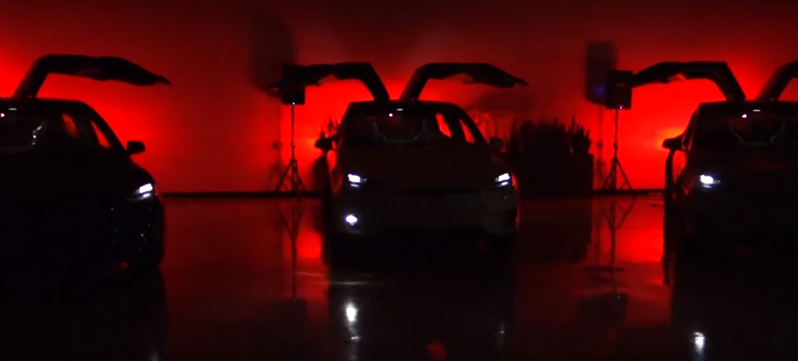 The Tesla Model X Flaps Its Wings With A Xmas Theme Light