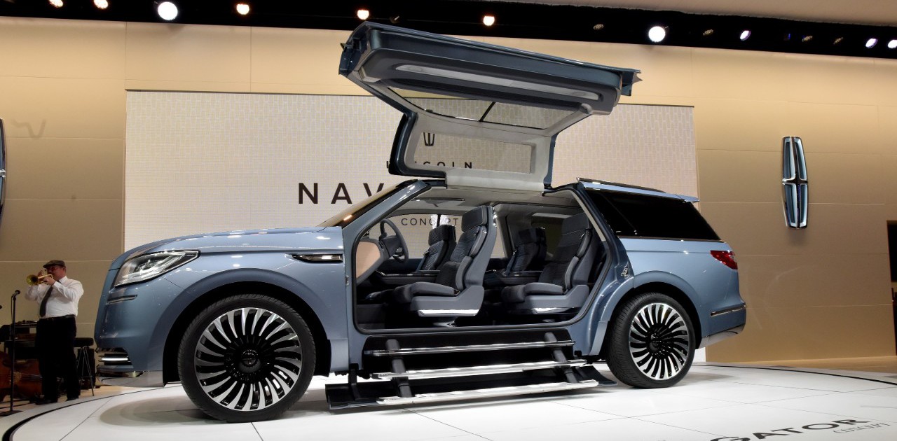 Lincoln's new Navigator concept does NOT have Tesla's Falcon Wing doors ...