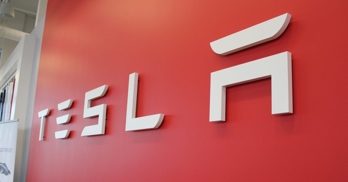 Tesla Q3 2026 Delivery Estimates Range from 422,000 to 482,000