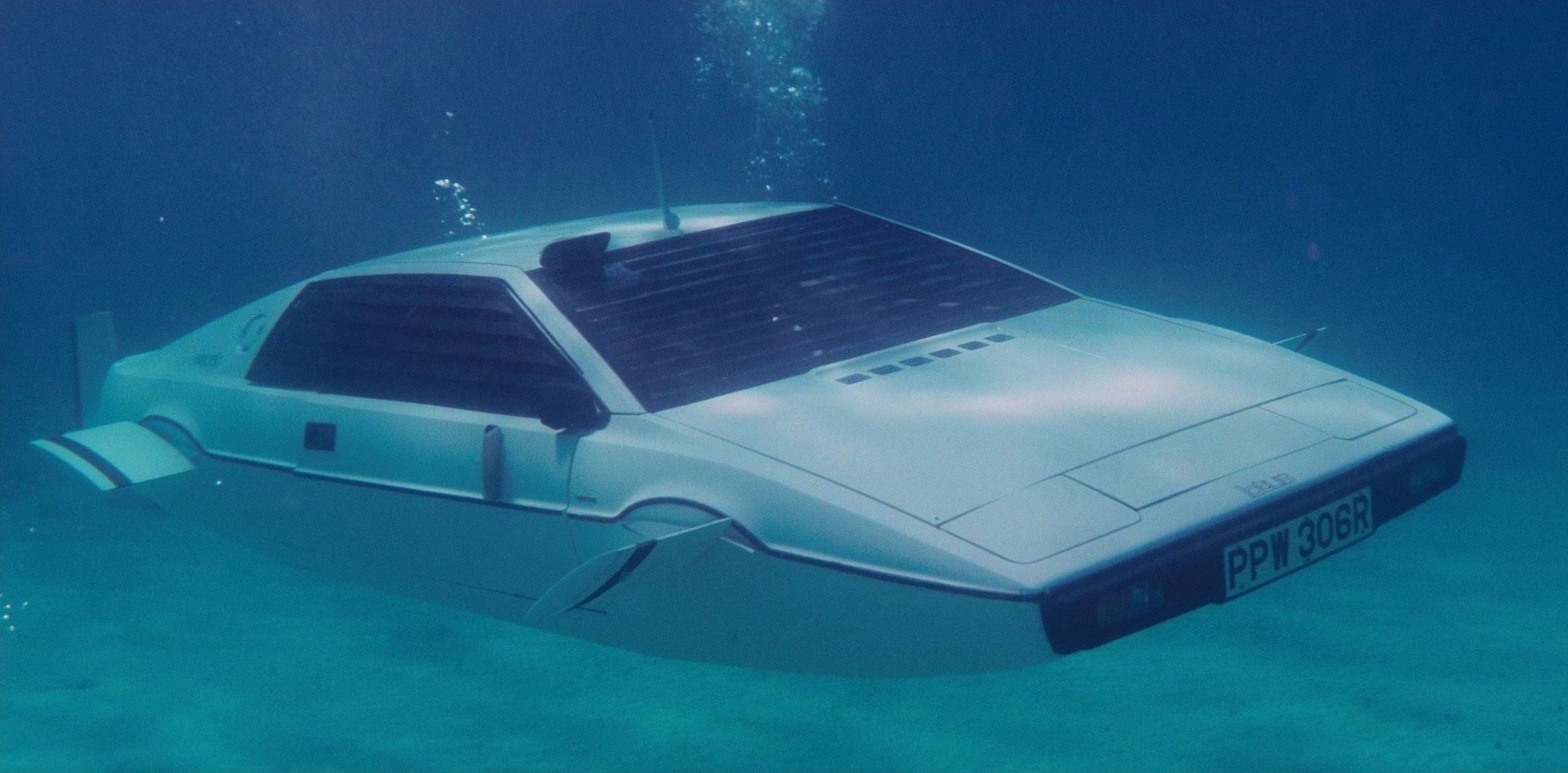Elon Musk is still planning to make a real amphibious electric vehicle of his James Bond Electrek