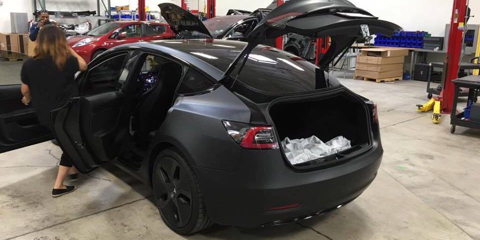 Tesla model deals 3 folding seats