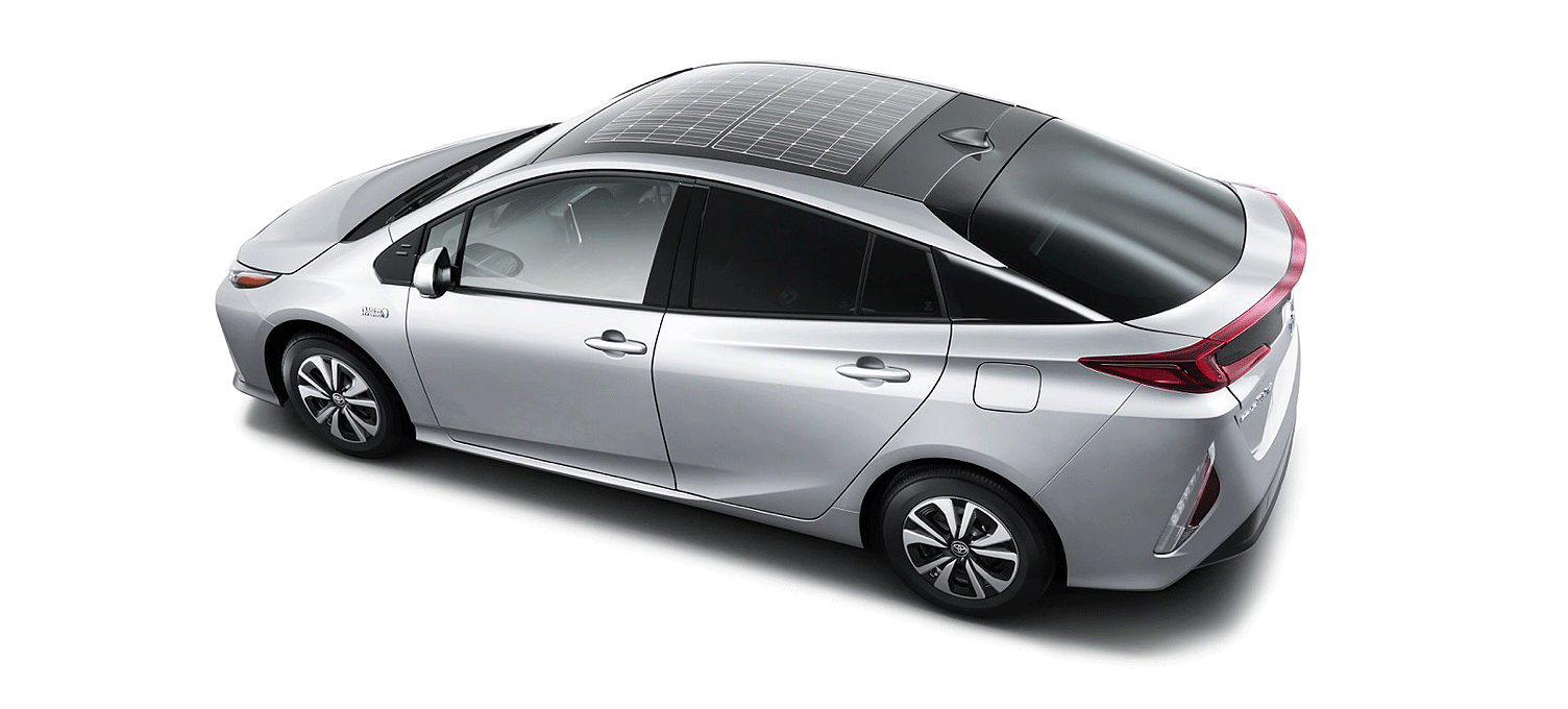 Toyota brings back the solar panel on the PlugIn Prius Prime but now
