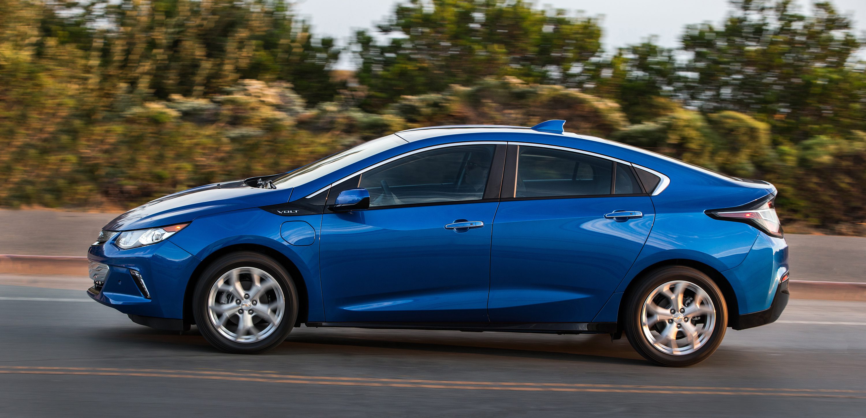 GM delivers 100,000th Chevy Volt in the US, fleet racked up 1.5 billion