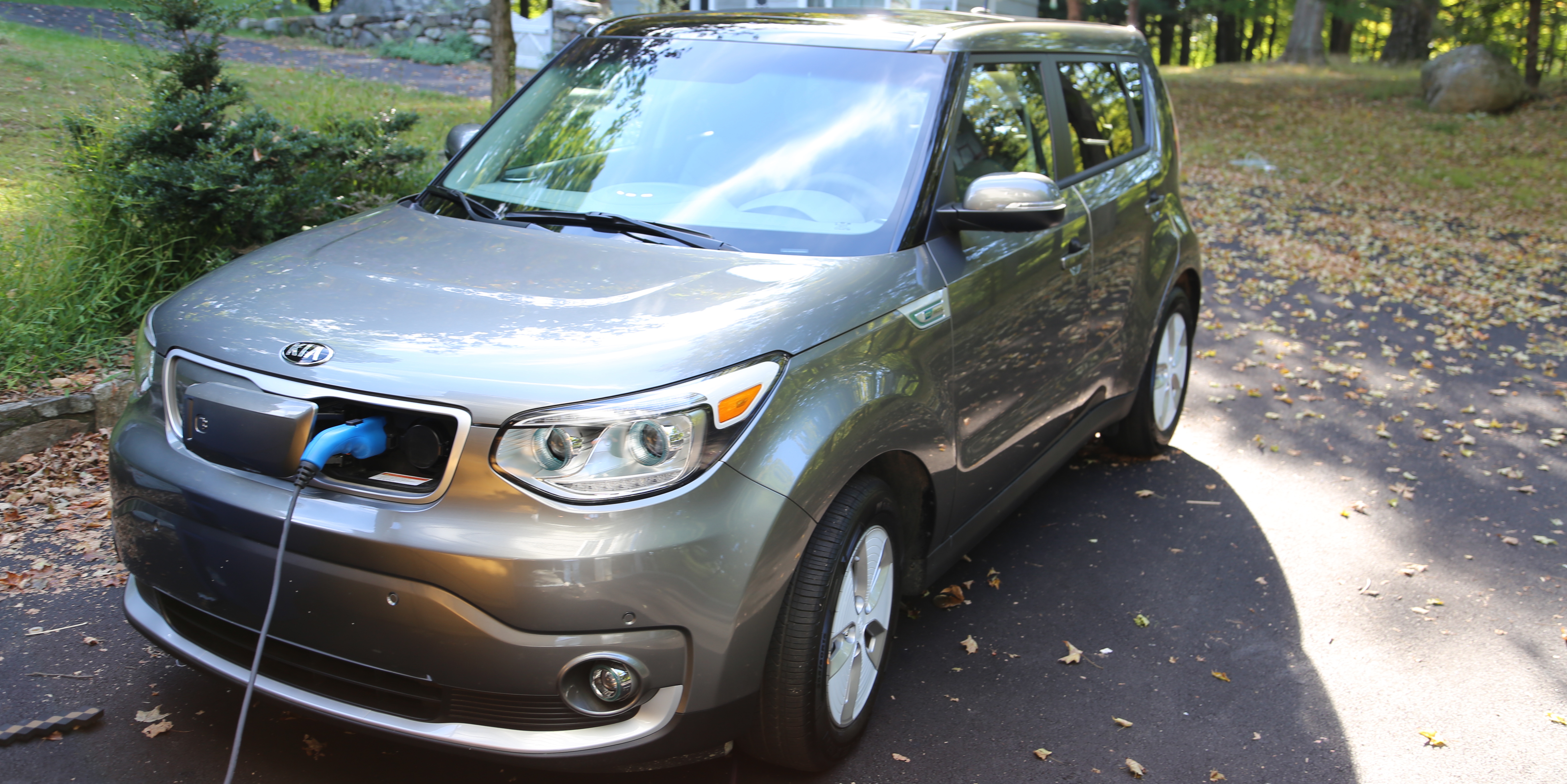 2016 kia soul ev diary day 1 delivery range space and chademo charging