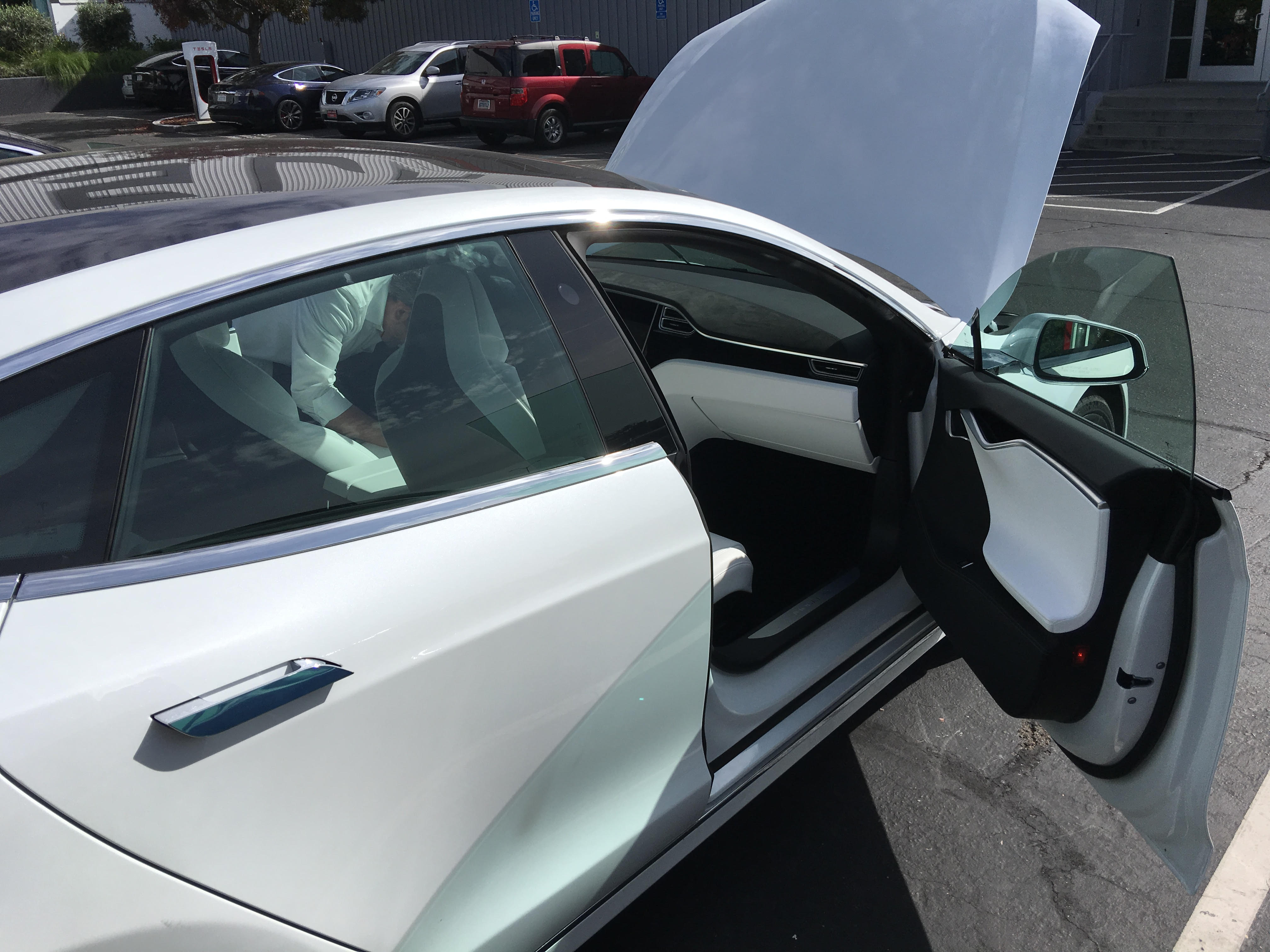 First look at Tesla’s new Model 3like glass roof on the Model S