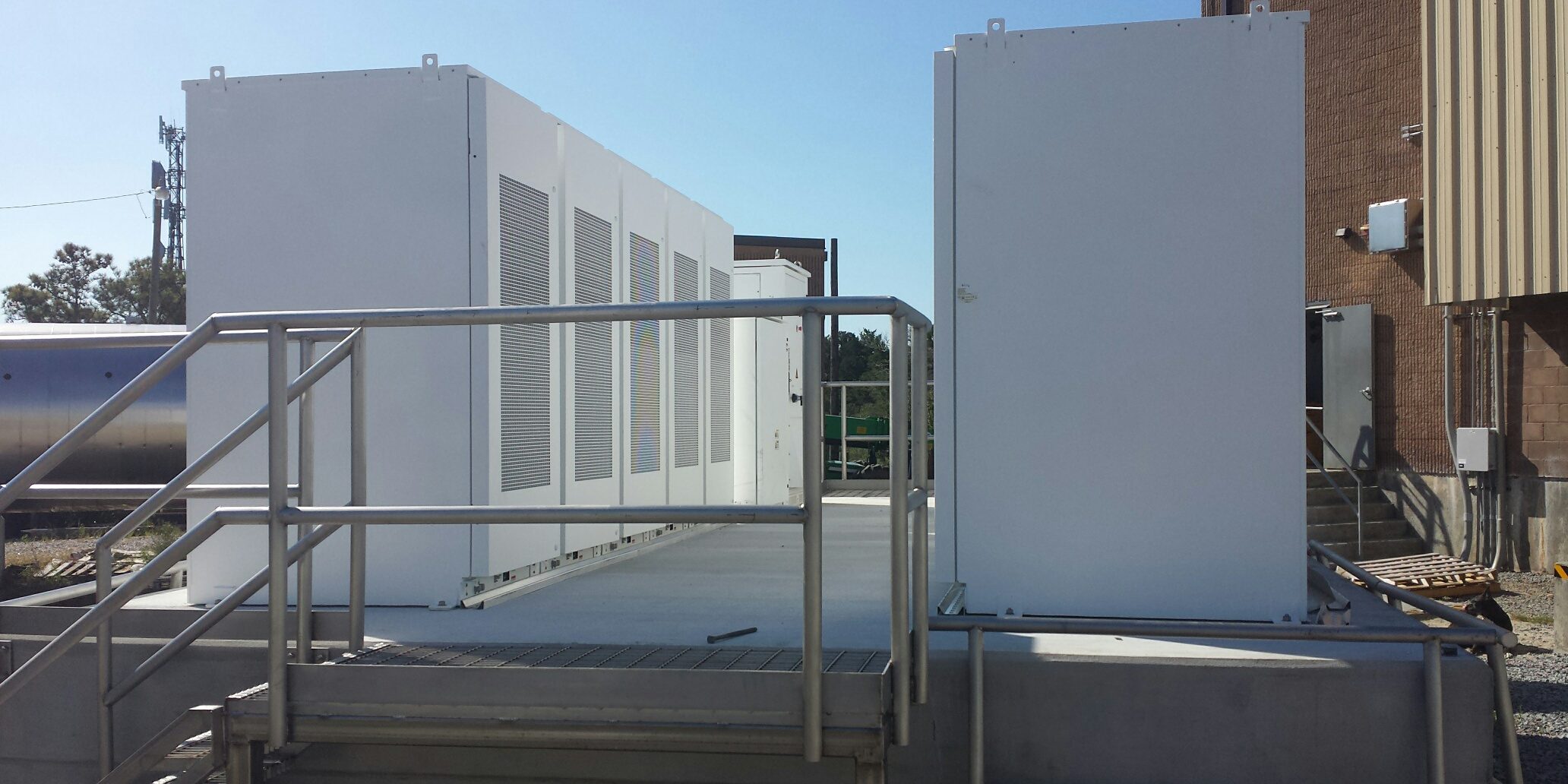 Tesla completes another microgrid project with Powerpacks - powering an