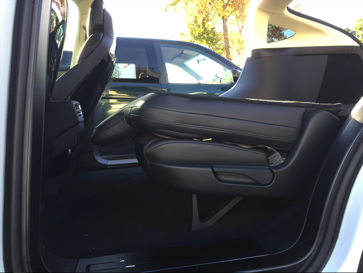 First look at Tesla Model X's new 5-seat configuration with the best in ...