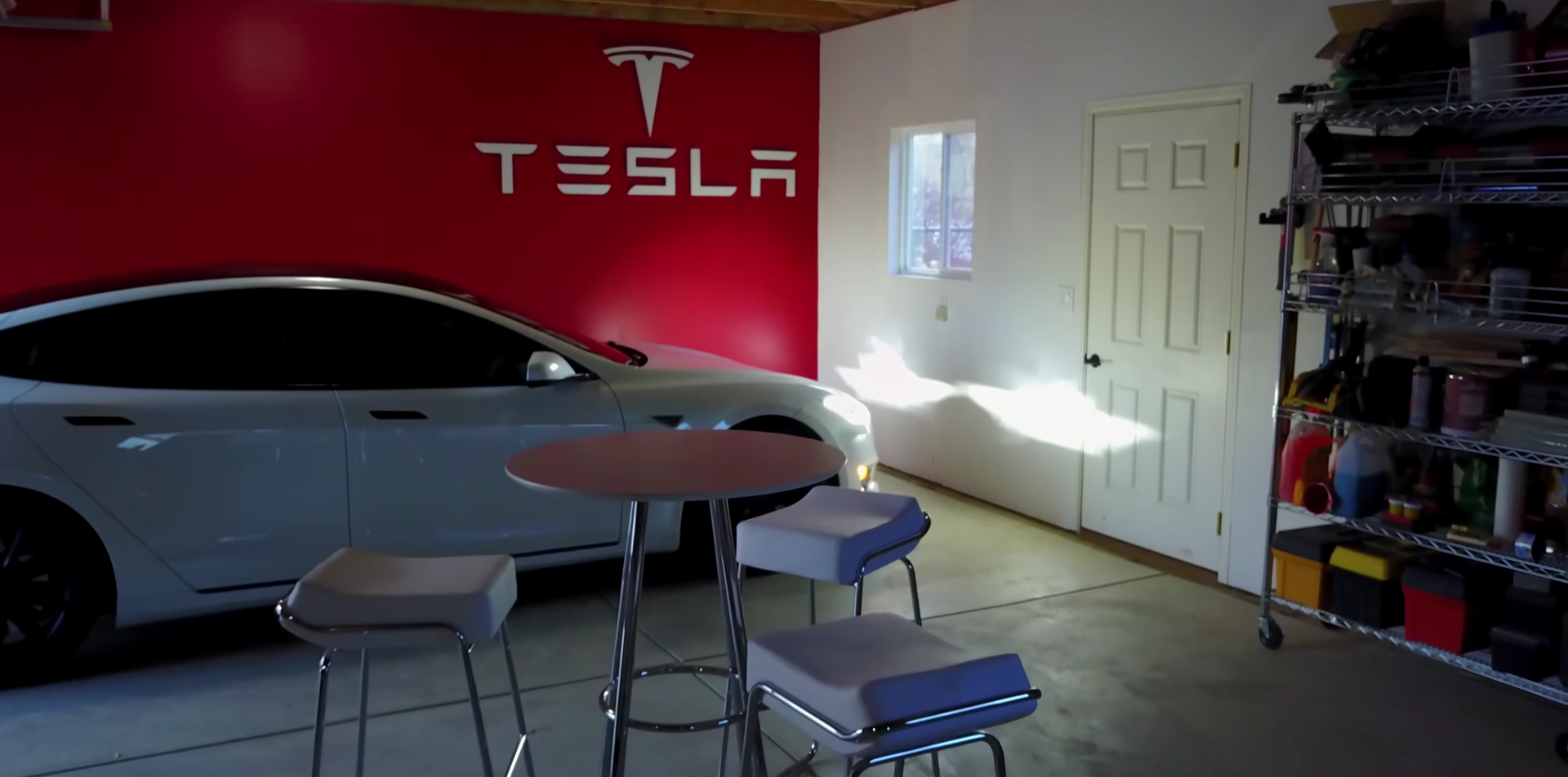 Tesla Model S owner turns his garage into a Tesla showroom Electrek