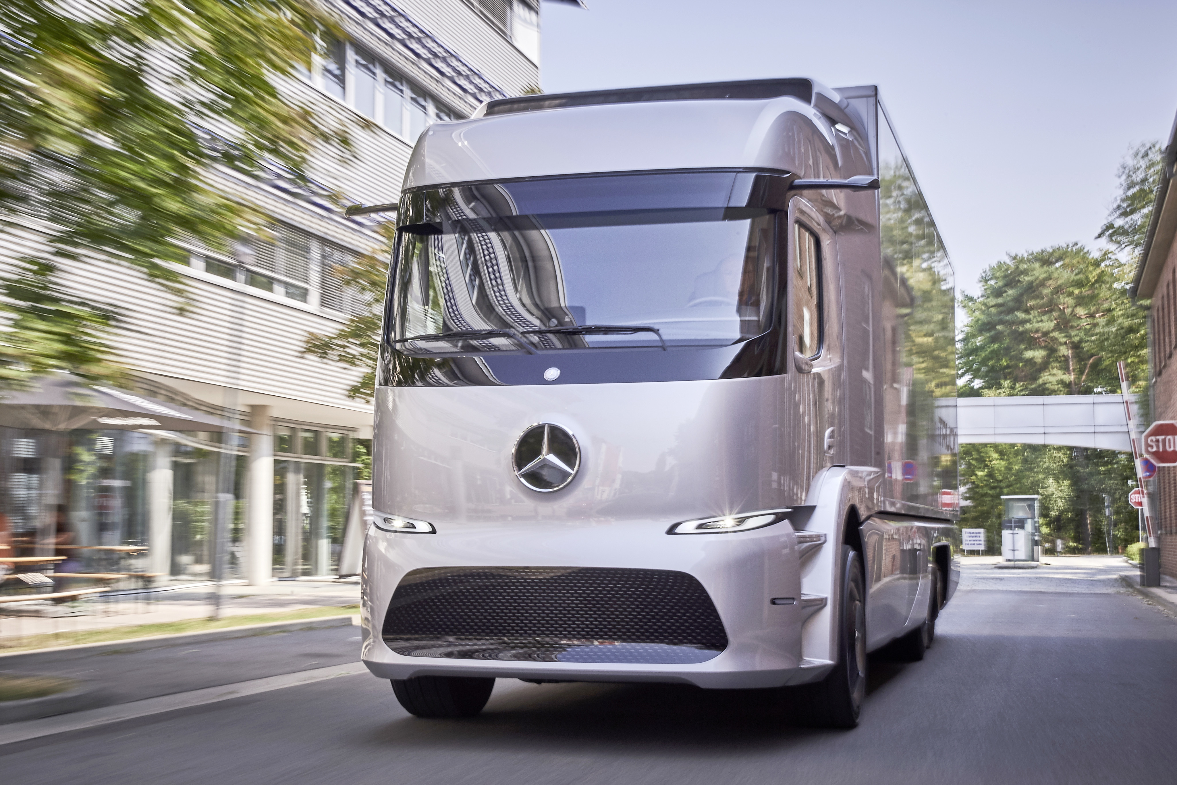 Mercedes-Benz starts 'small series production' of all-electric Urban ...