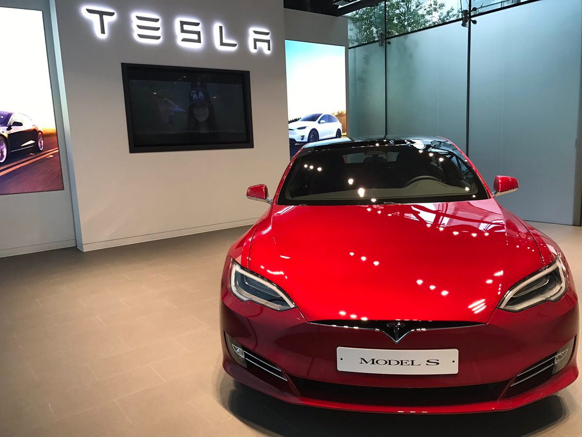 Tesla finally launches in South Korea with two stores - Electrek