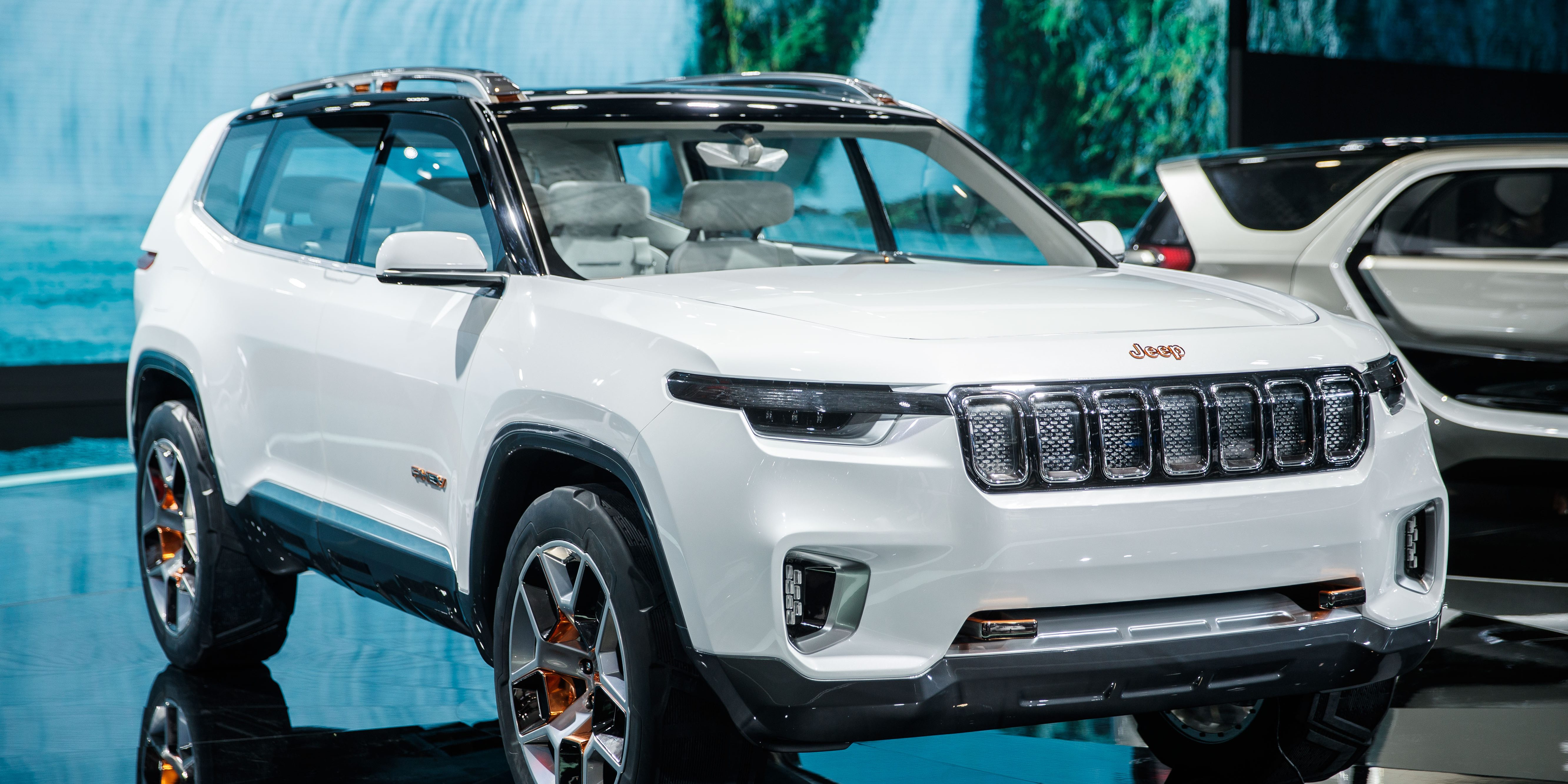 Jeep's plugin hybrid SUV concept debuts with a 40 miles allelectric