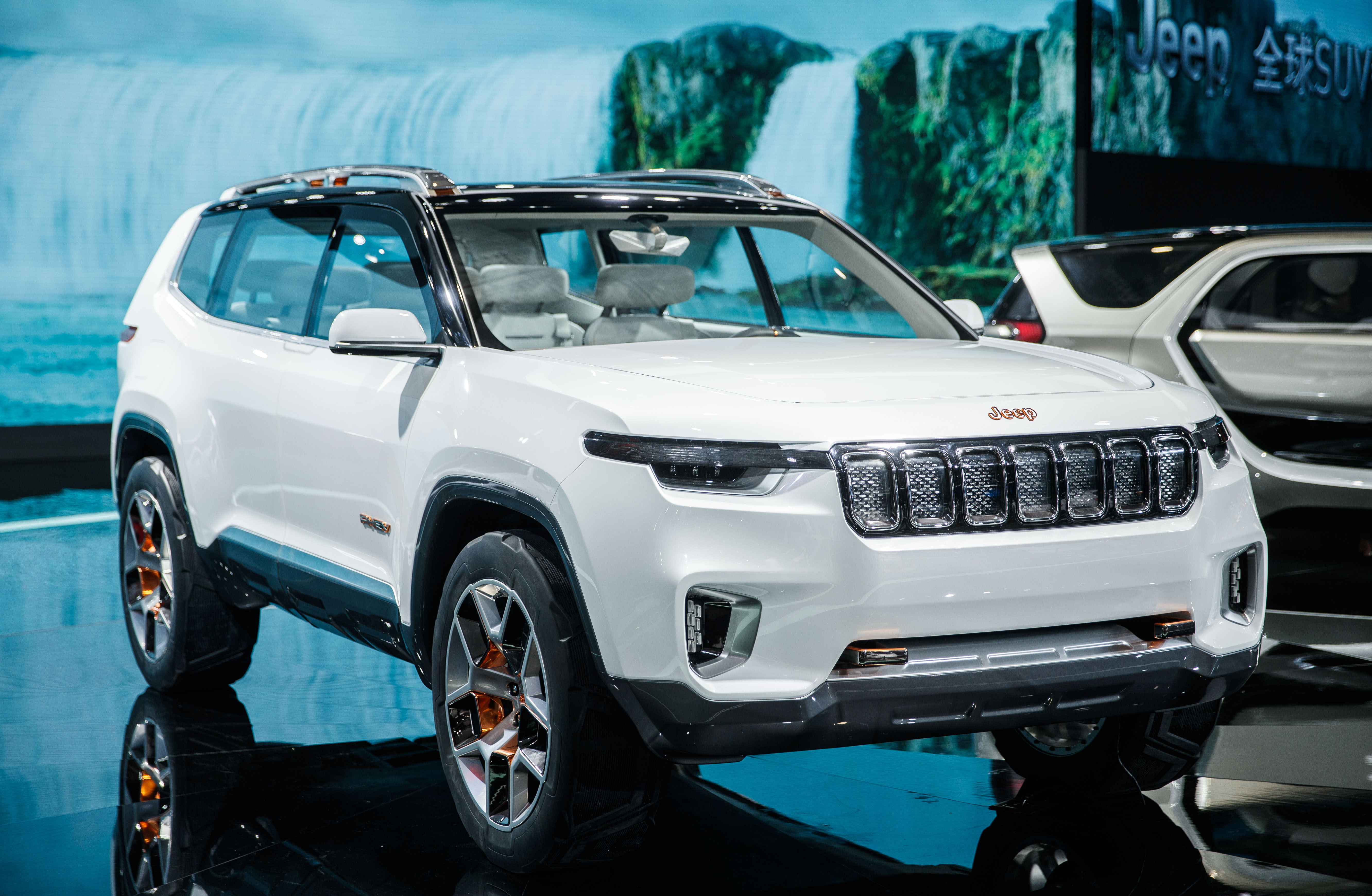 Jeep hybrid deals suv