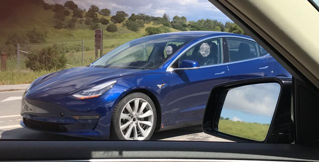 Tesla model 3 store blue metallic