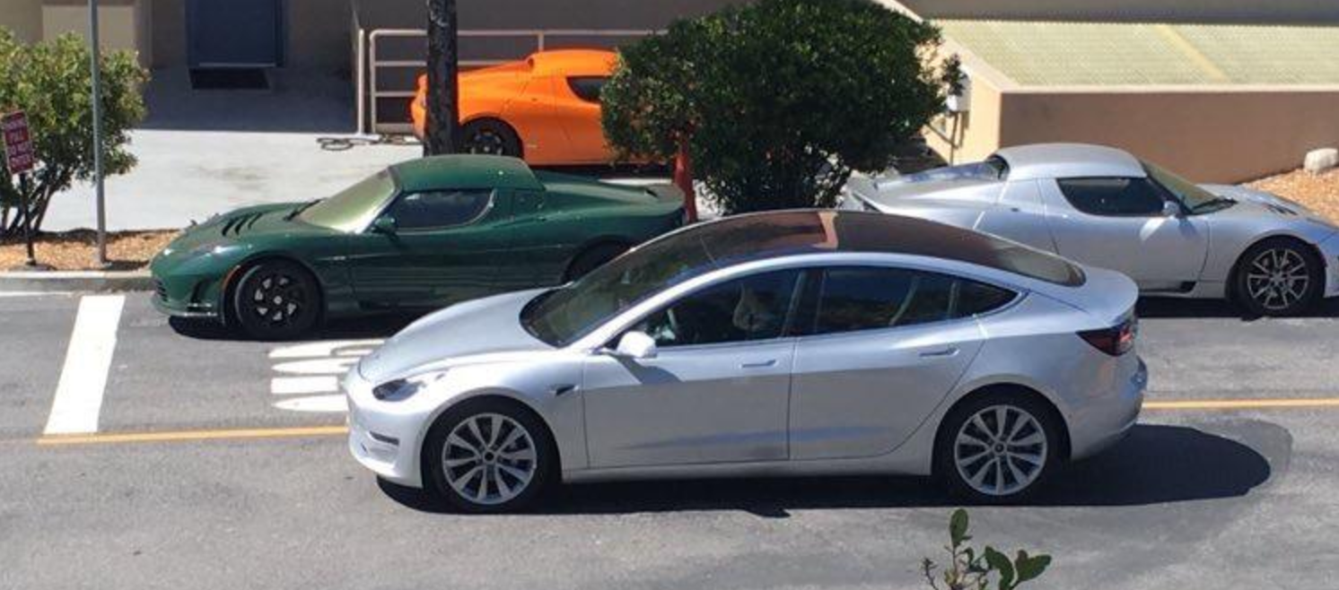 Tesla Model 3: a new silver release candidate spotted - making it at