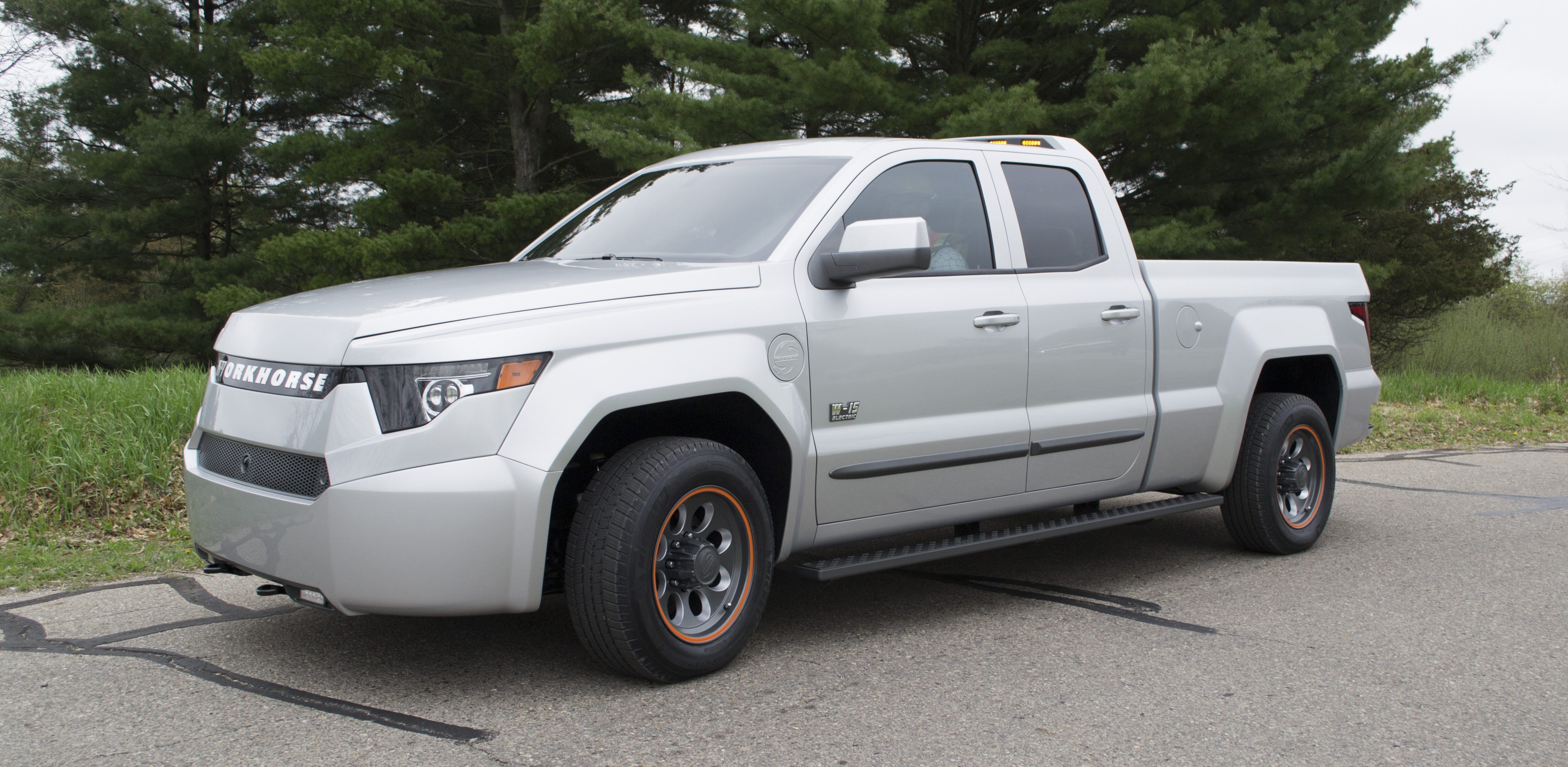 Workhorse Unveils Its Plug In Electric W 15 Pickup Truck 52 000 And 60 Kwh Battery Pack Electrek