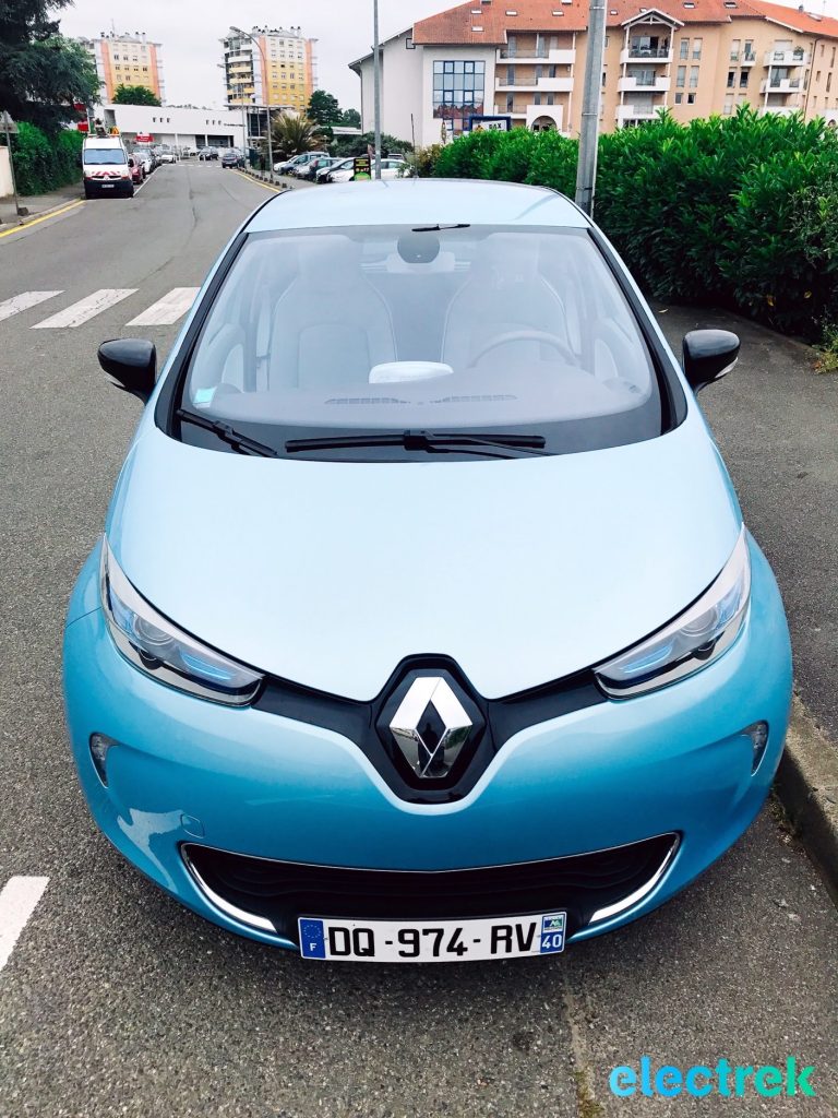 First Impression The Little 2017 Renault Zoe Guillotines The Competition Electrek