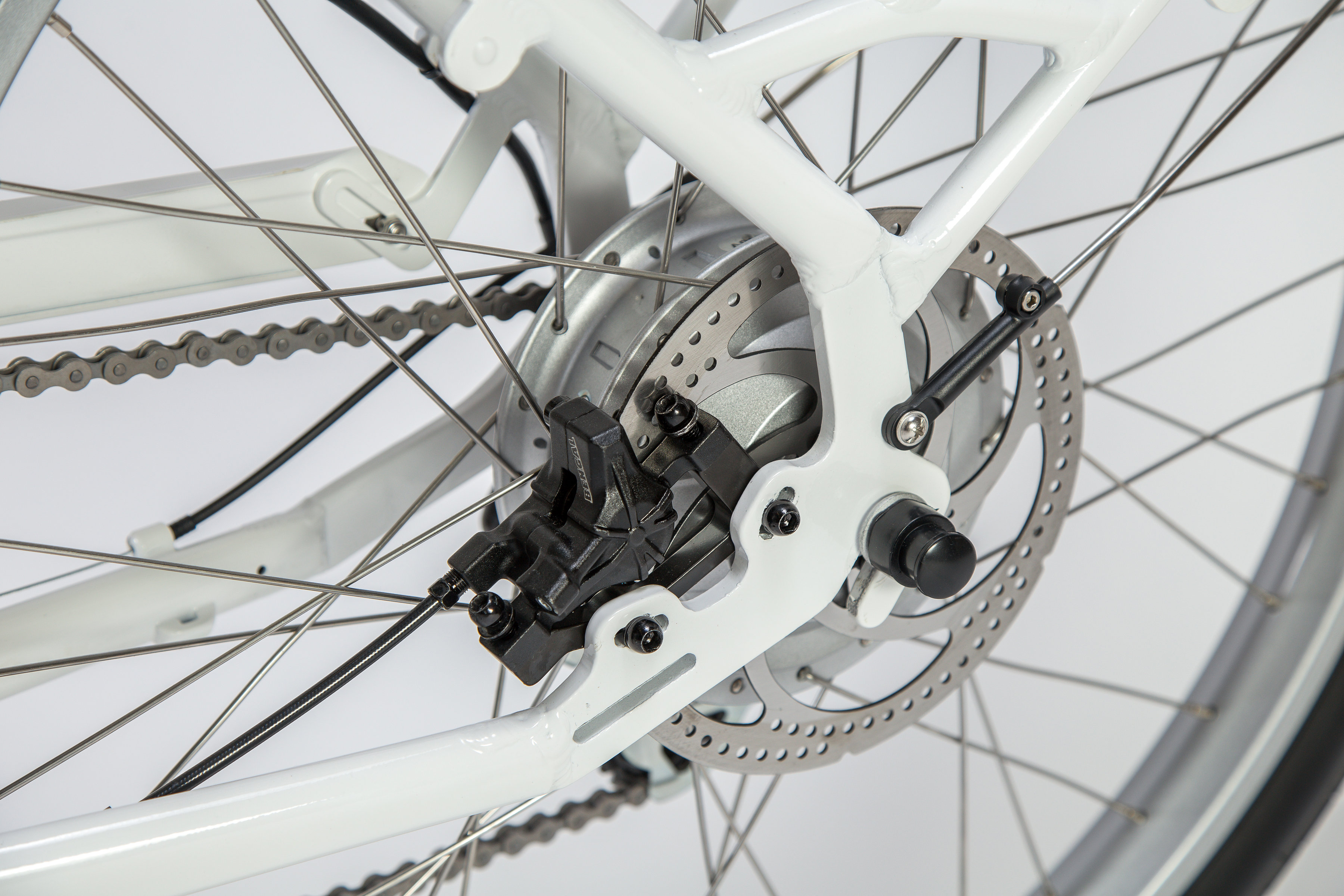 Electric bicycle hub motors vs middrive motors Which should be on