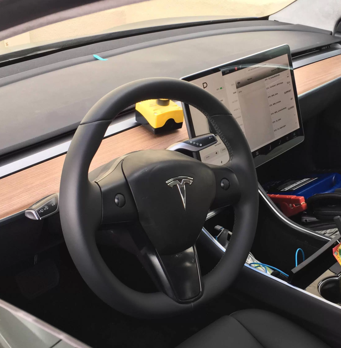 Tesla puts Model 3's new gear selector with Autopilot in Model S/X