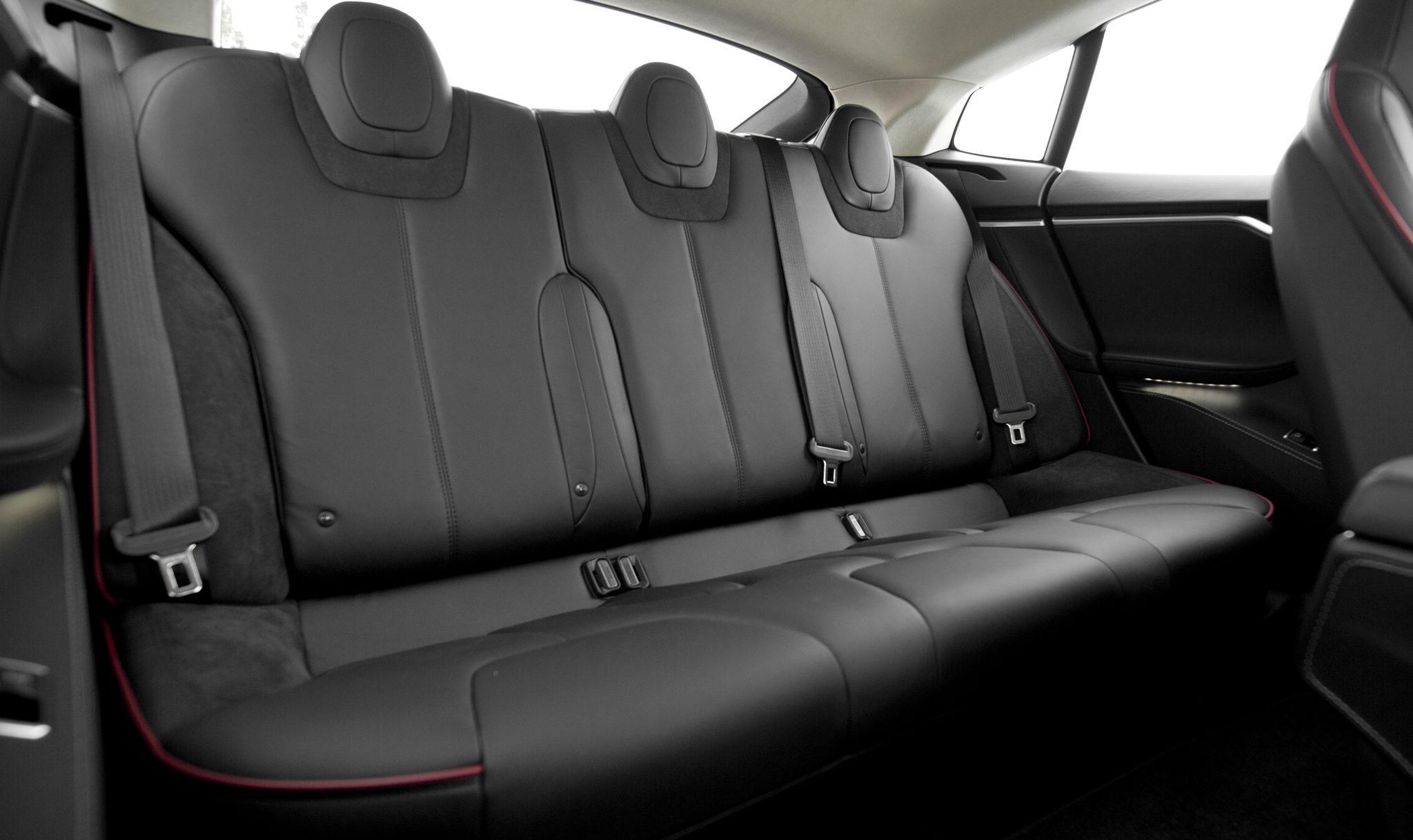Tesla updates Model S interior with new back seats | Electrek