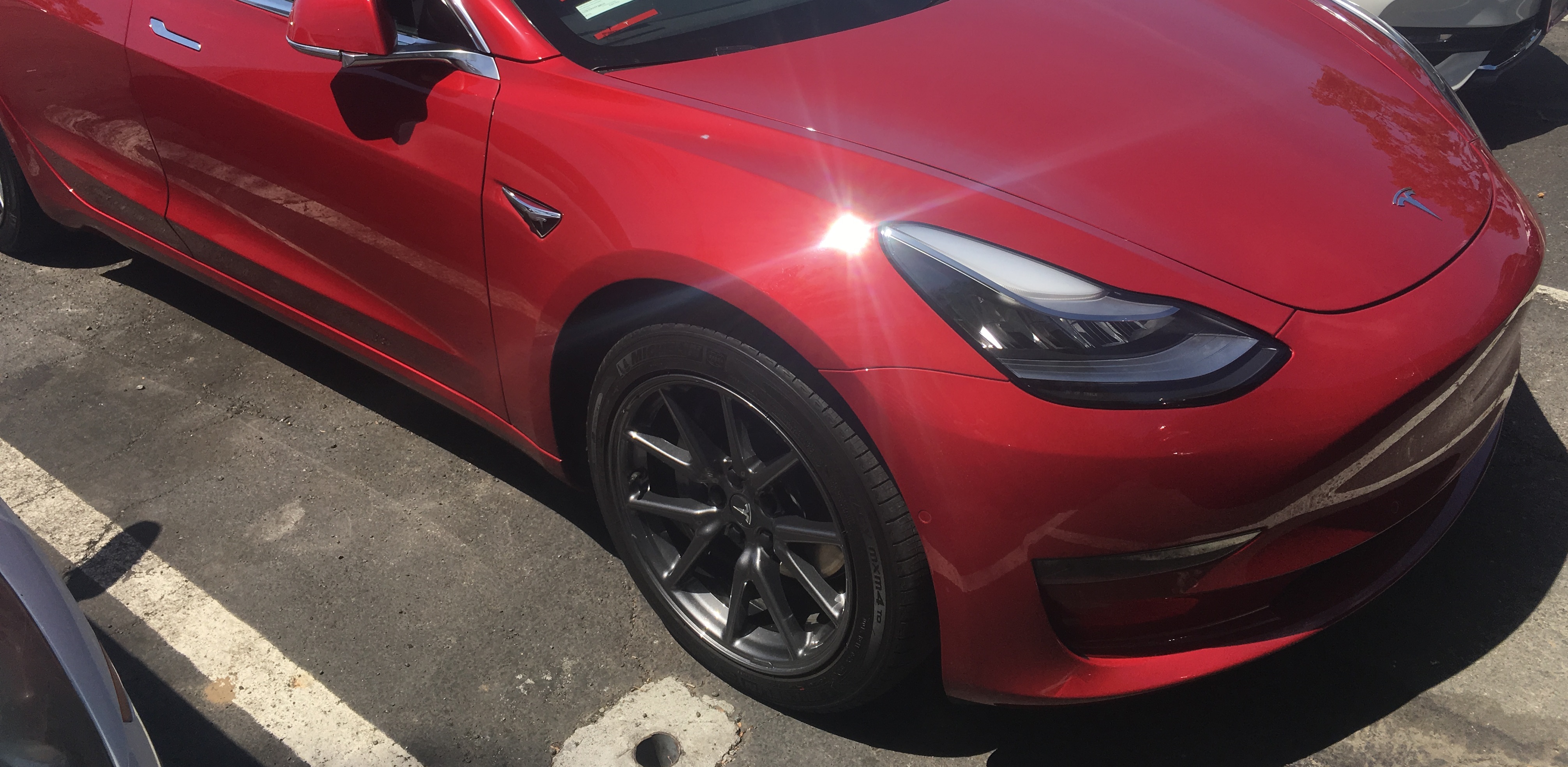 tesla model 3 without hubcaps