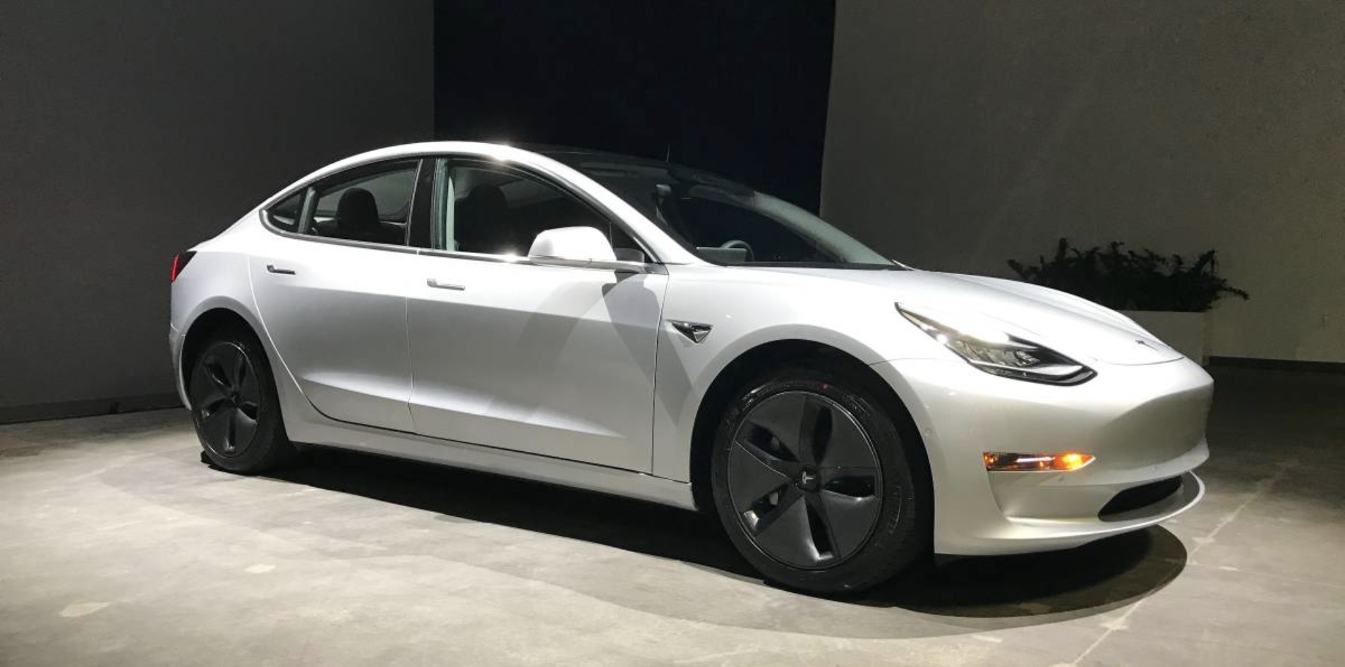 First used Tesla Model 3 is listed for sale at 150,000 Electrek
