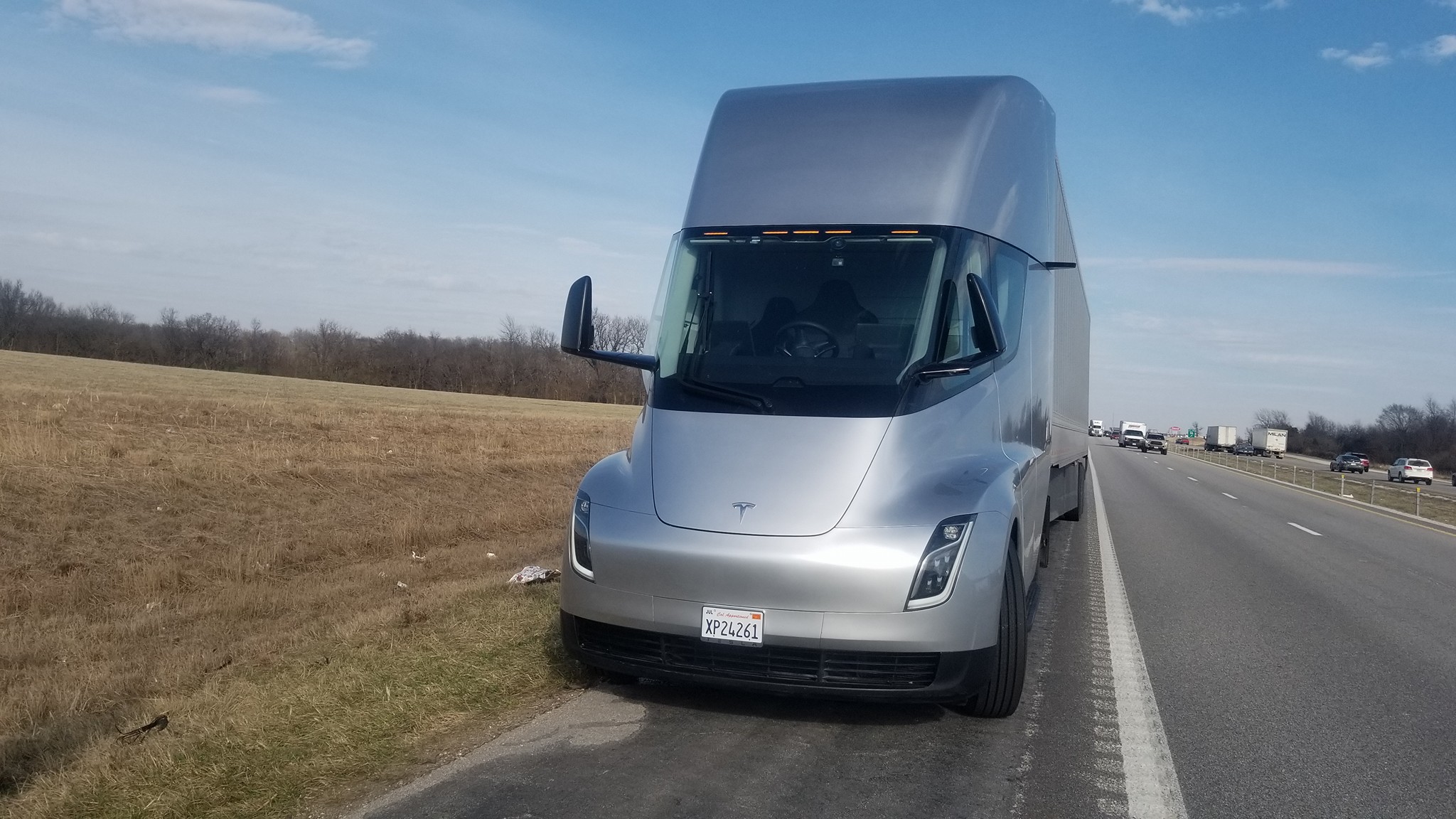 Tesla Semi Prototype Spotted Apparently Broken Down Makes Naysayers ...