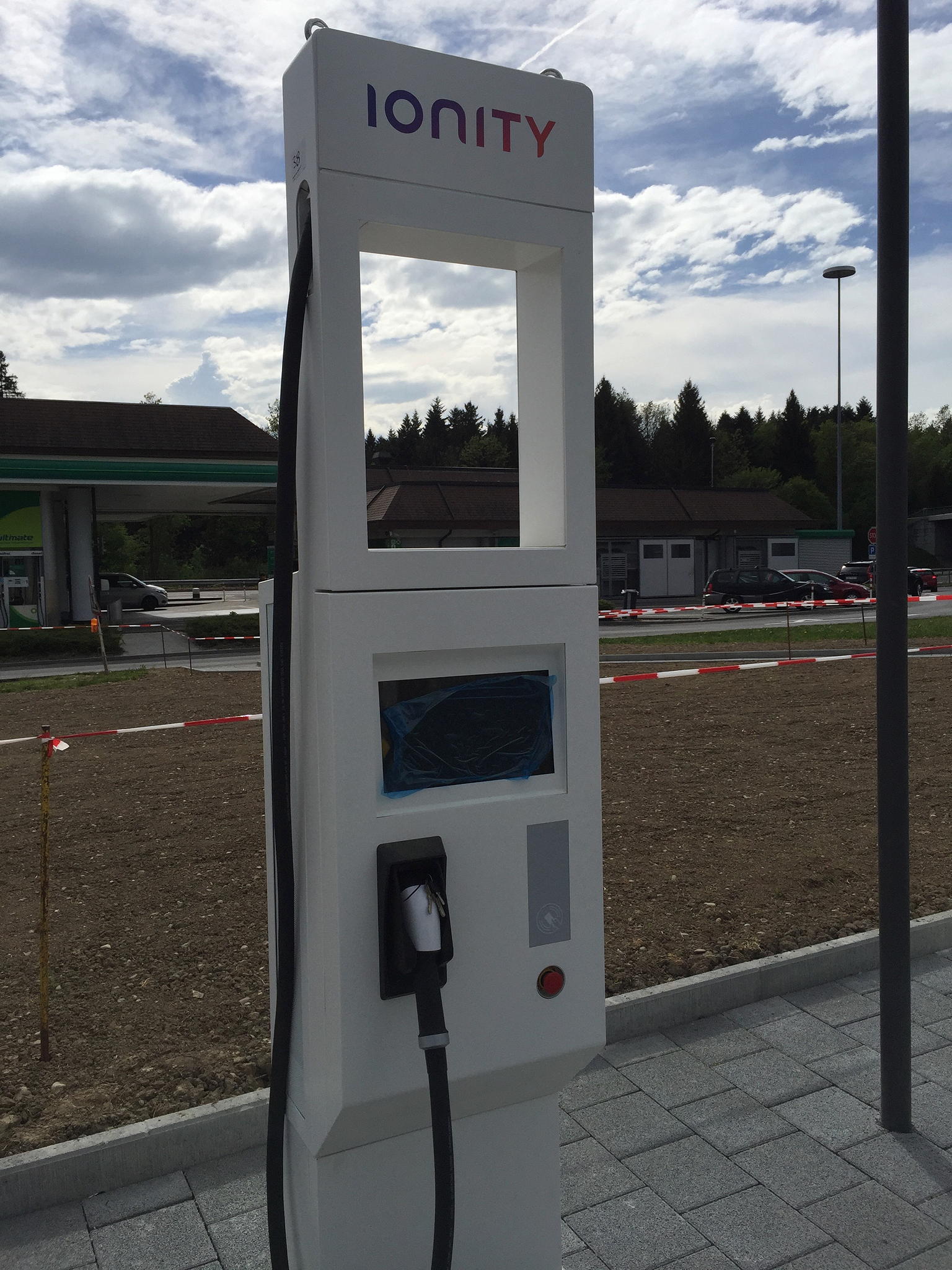 First Look At Ionitys Latest Ultra Fast Ev Charging Station Electrek 2193