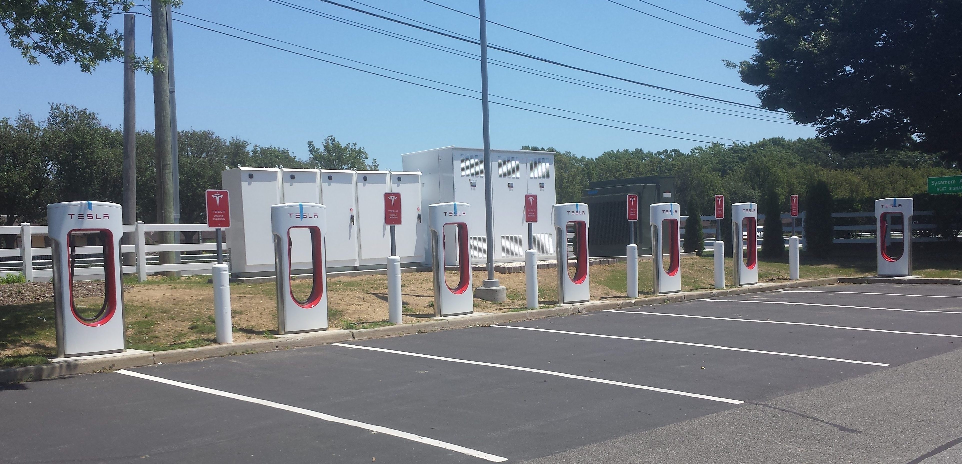 Tesla deploys record number of Superchargers as usage increases with