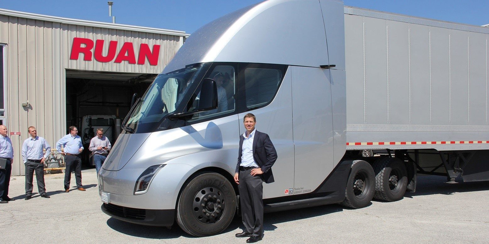 Tesla Semi drives to Iowa as part of customer tour, gives detail about
