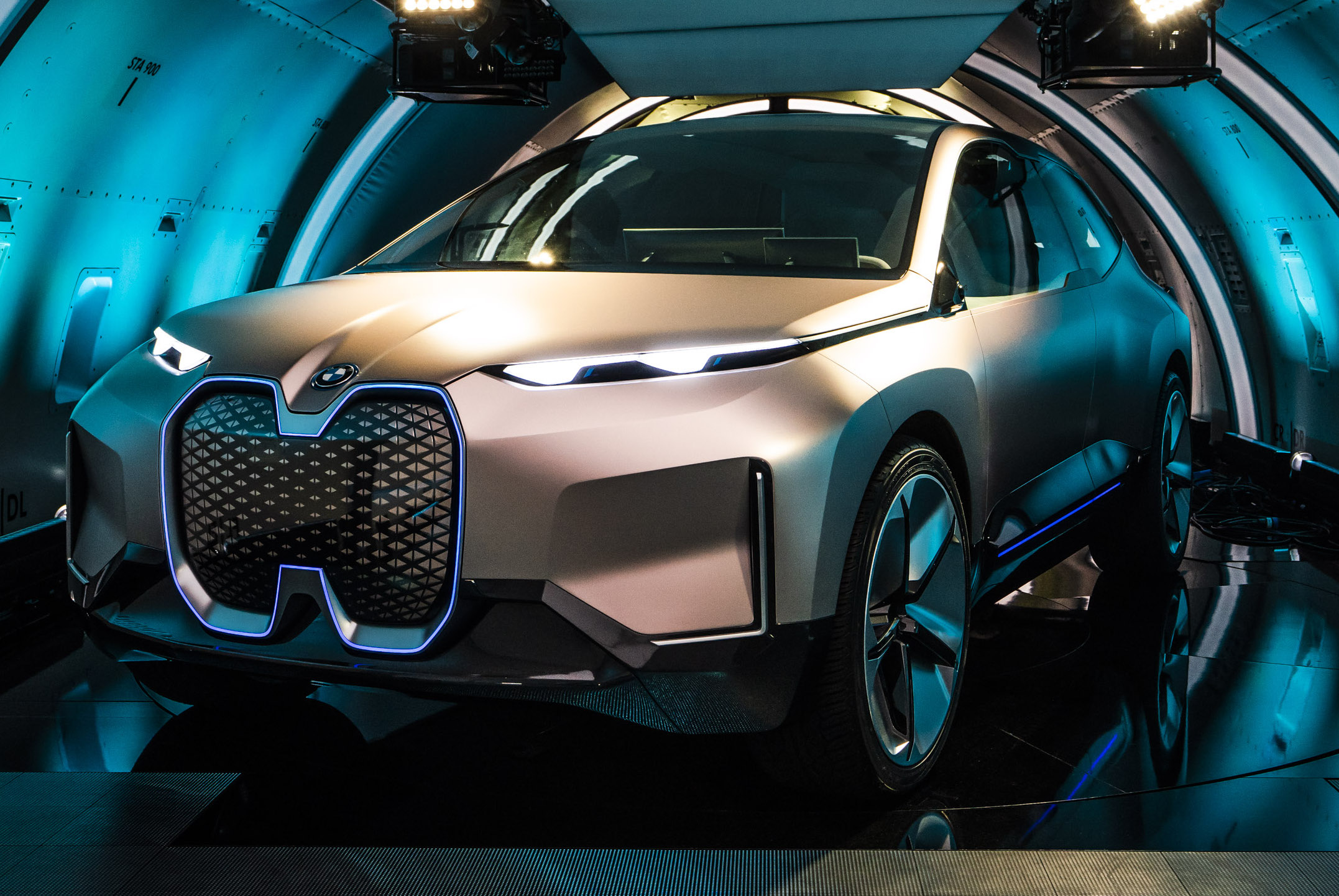 BMW unveils its iNEXT next-gen electric crossover concept, describes it ...