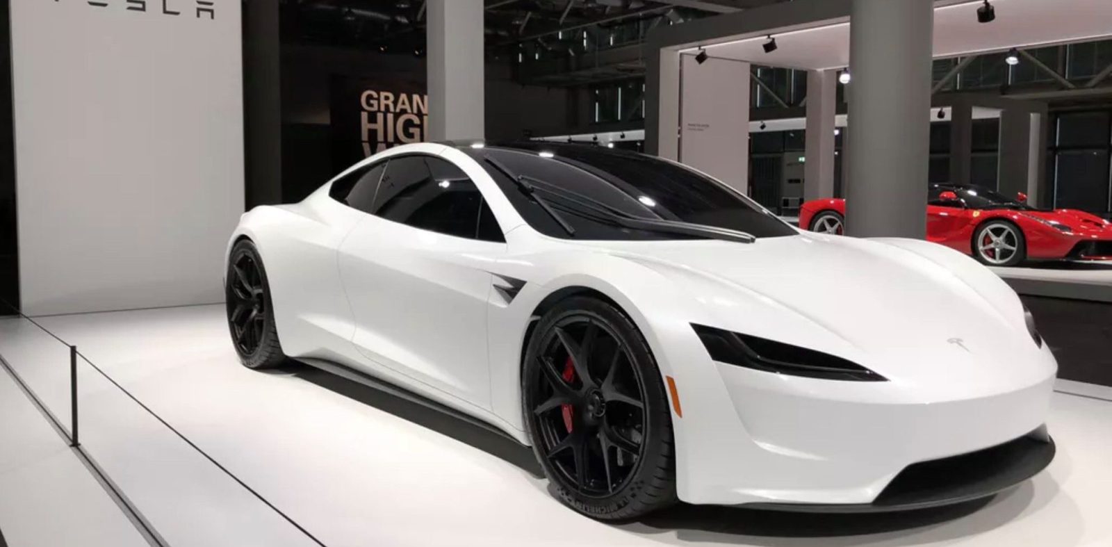 Hoogland transactie haakje Tesla Roadster makes car show debut at Grand Basel - Electrek
