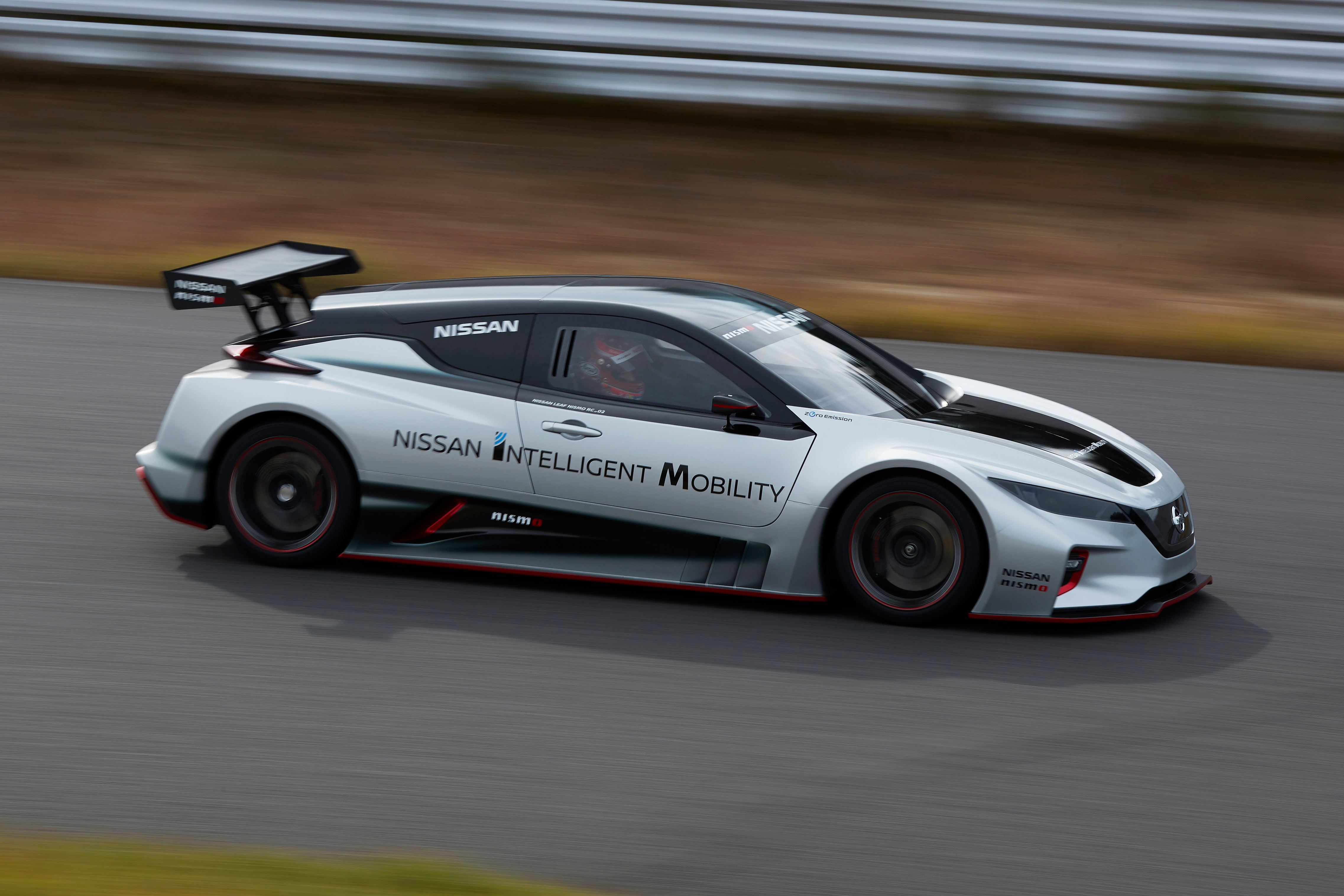 Nissan Unveils New LEAF NISMO RC Electric Race Car With Dual Motors