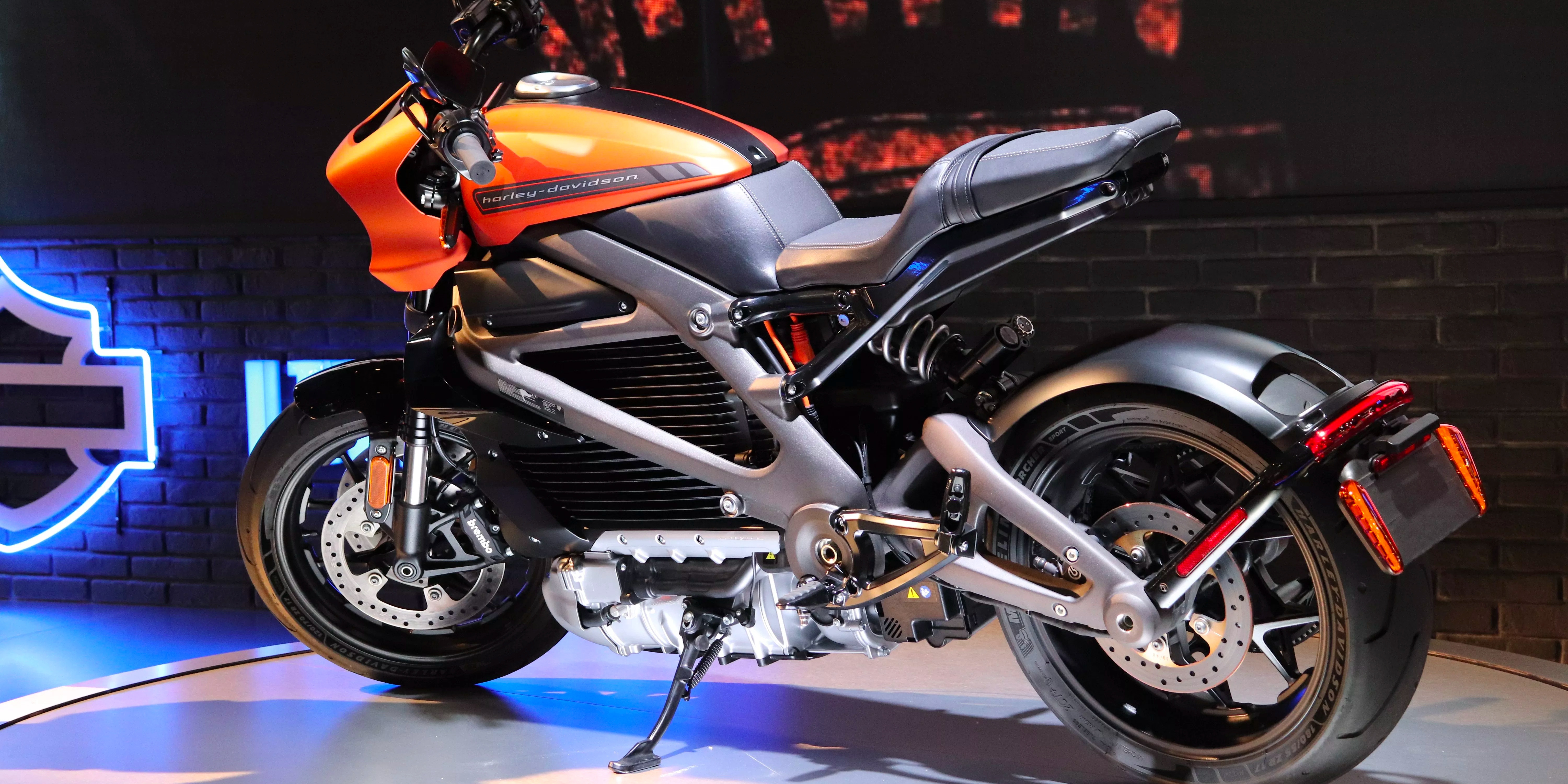 Harley Davidson Unveils Livewire Electric Motorcycle Price 2 New Evs