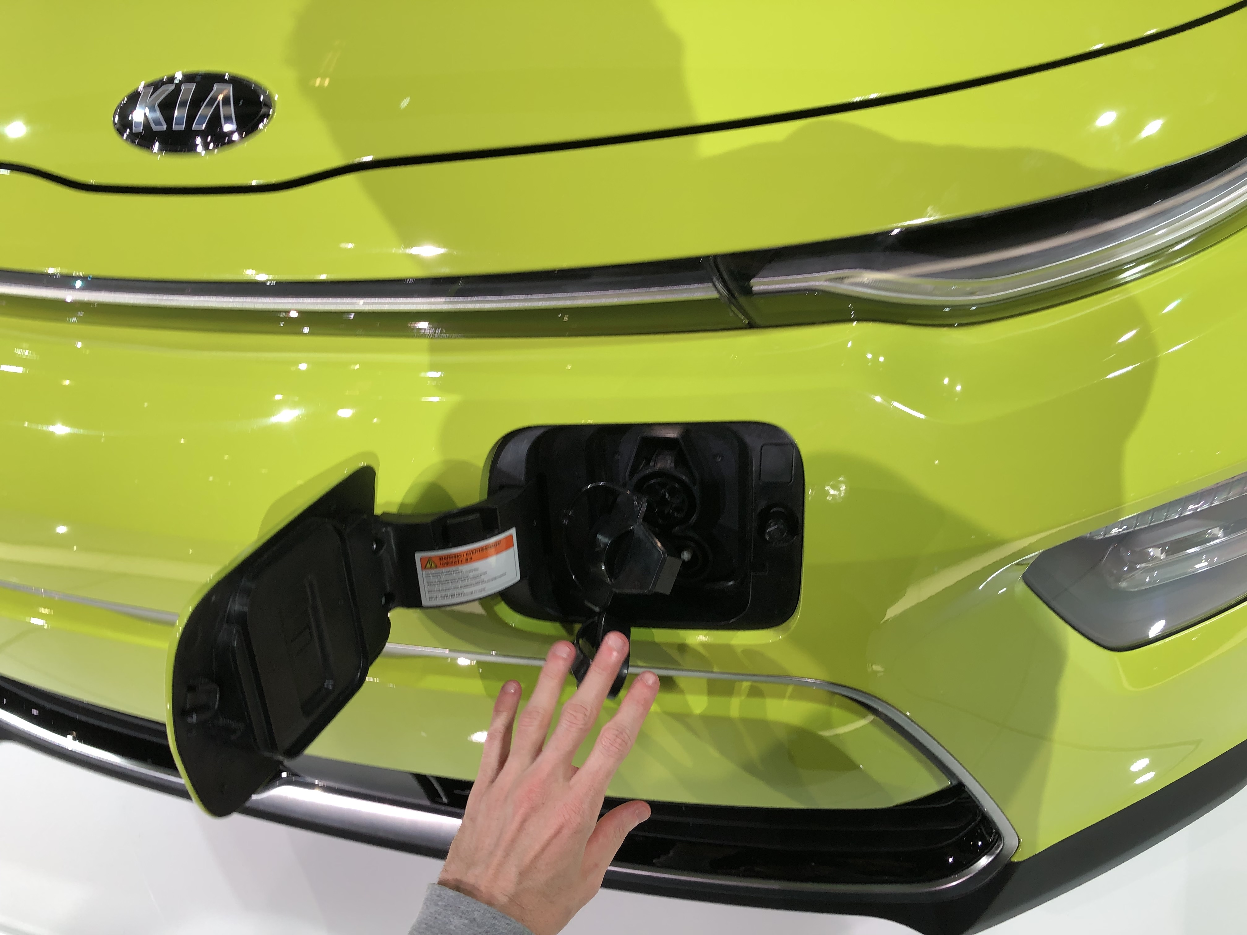 Kia unveils 2020 Soul EV with 201HP, 64kWh, 200+ mile battery and 100kW