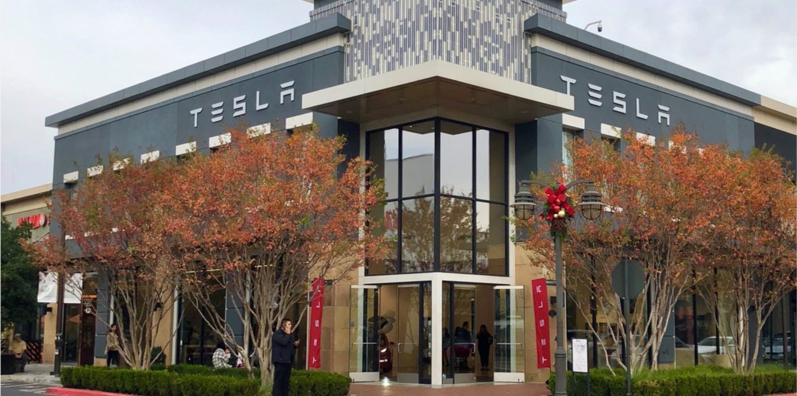 JUST IN: Time for a makeover? The Gardens Mall looks to Apple, Tesla