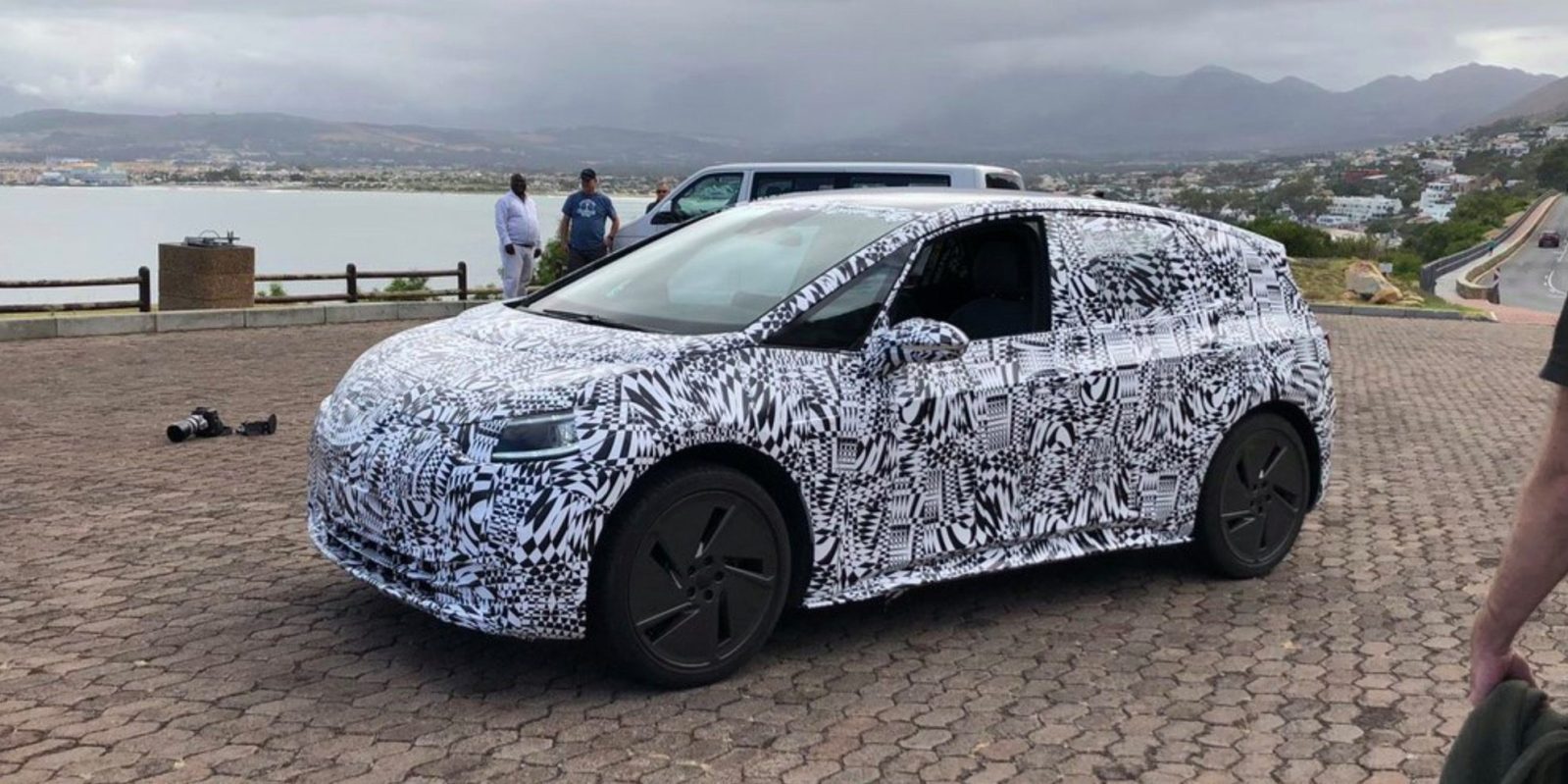 photo of VW’s less than $30,000 all-electric hatchback spotted testing image