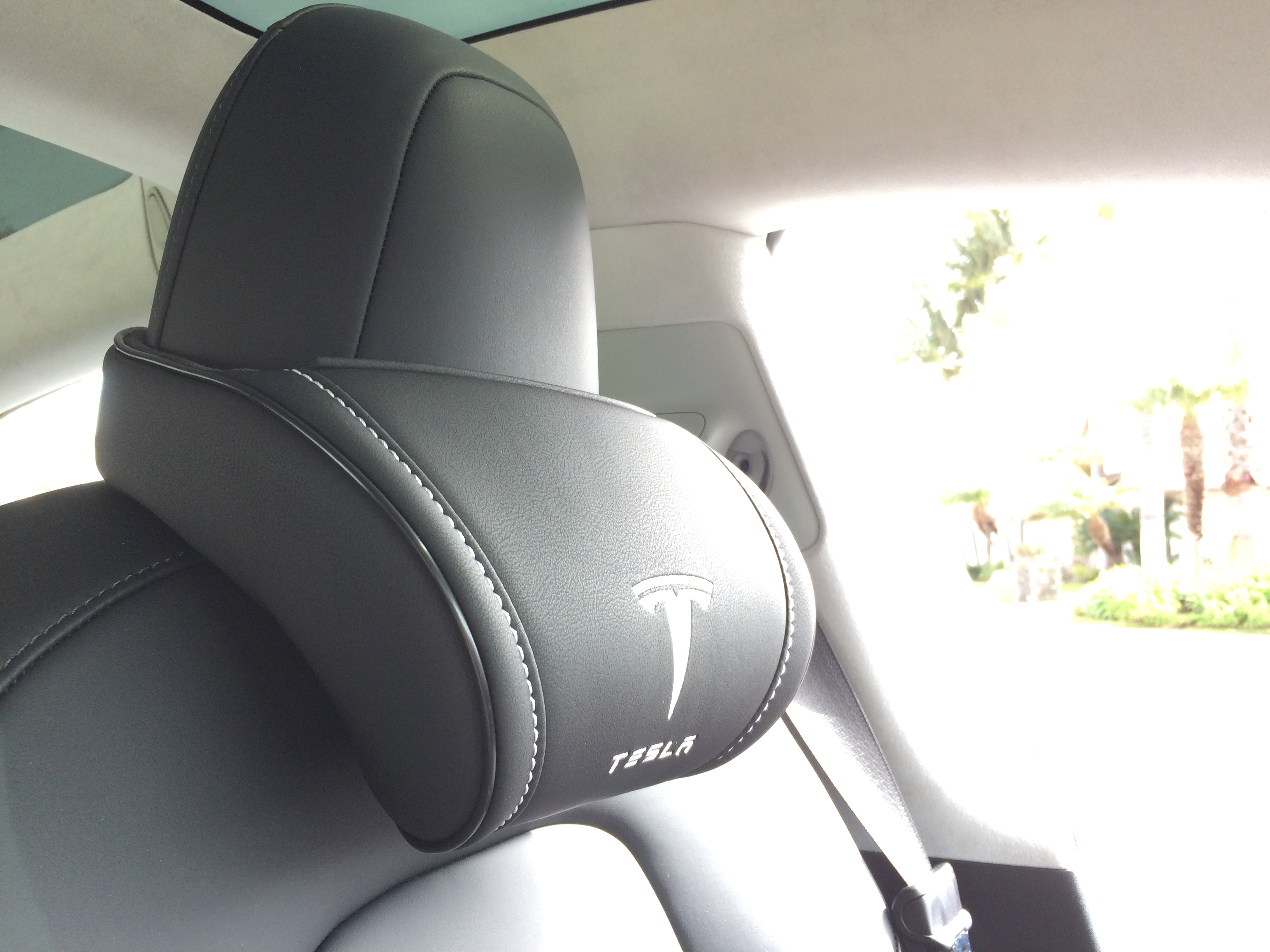 Tesla made more comfortable with new custom headrest Electrek