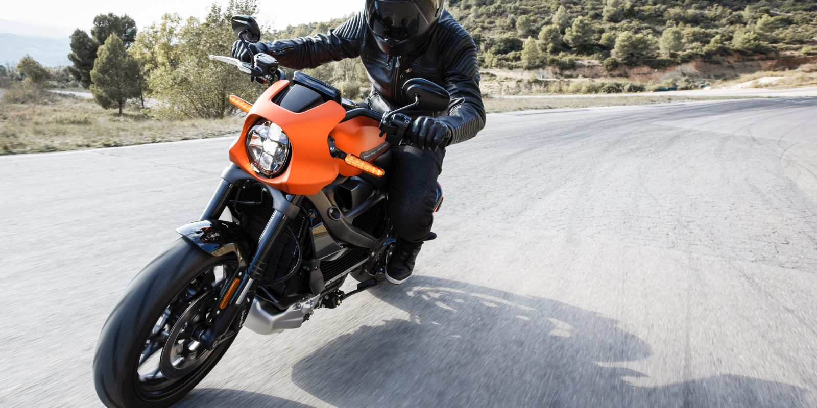Harley Davidson Livewire Electric Motorcycle Shown Beating Range And Speed Ratings Electrek