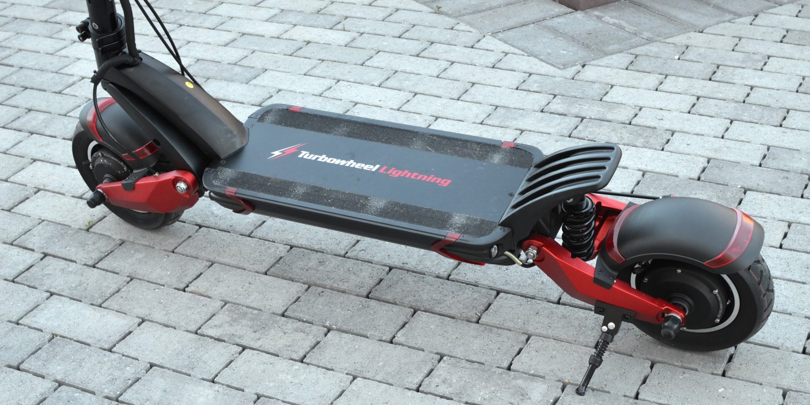 sexo Sobriqueta rigidez Turbowheel Lightning review: Cheating death on a 40 mph electric scooter |  Electrek