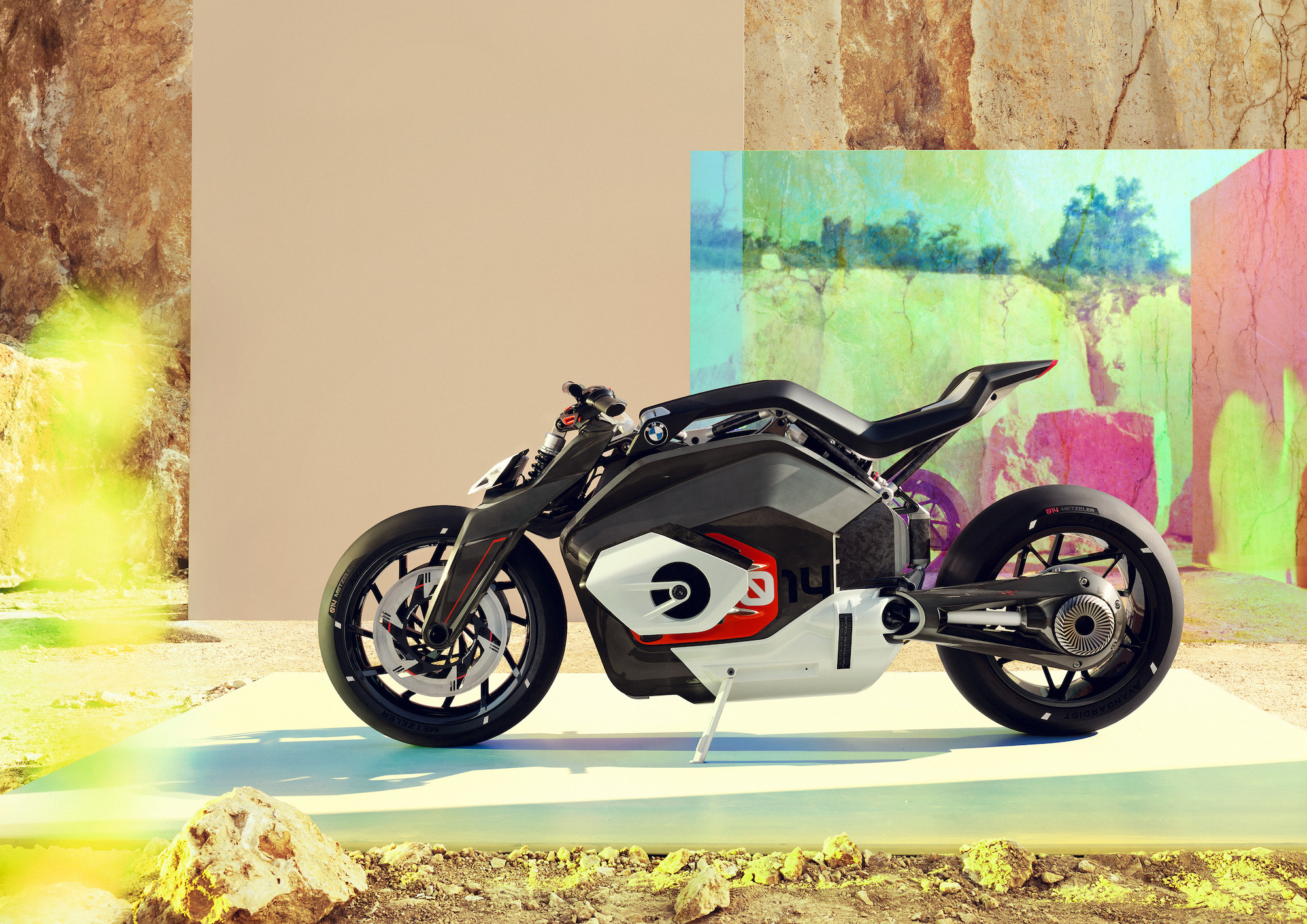 BMW electric motorcycle with sport bike design seen in patent drawings