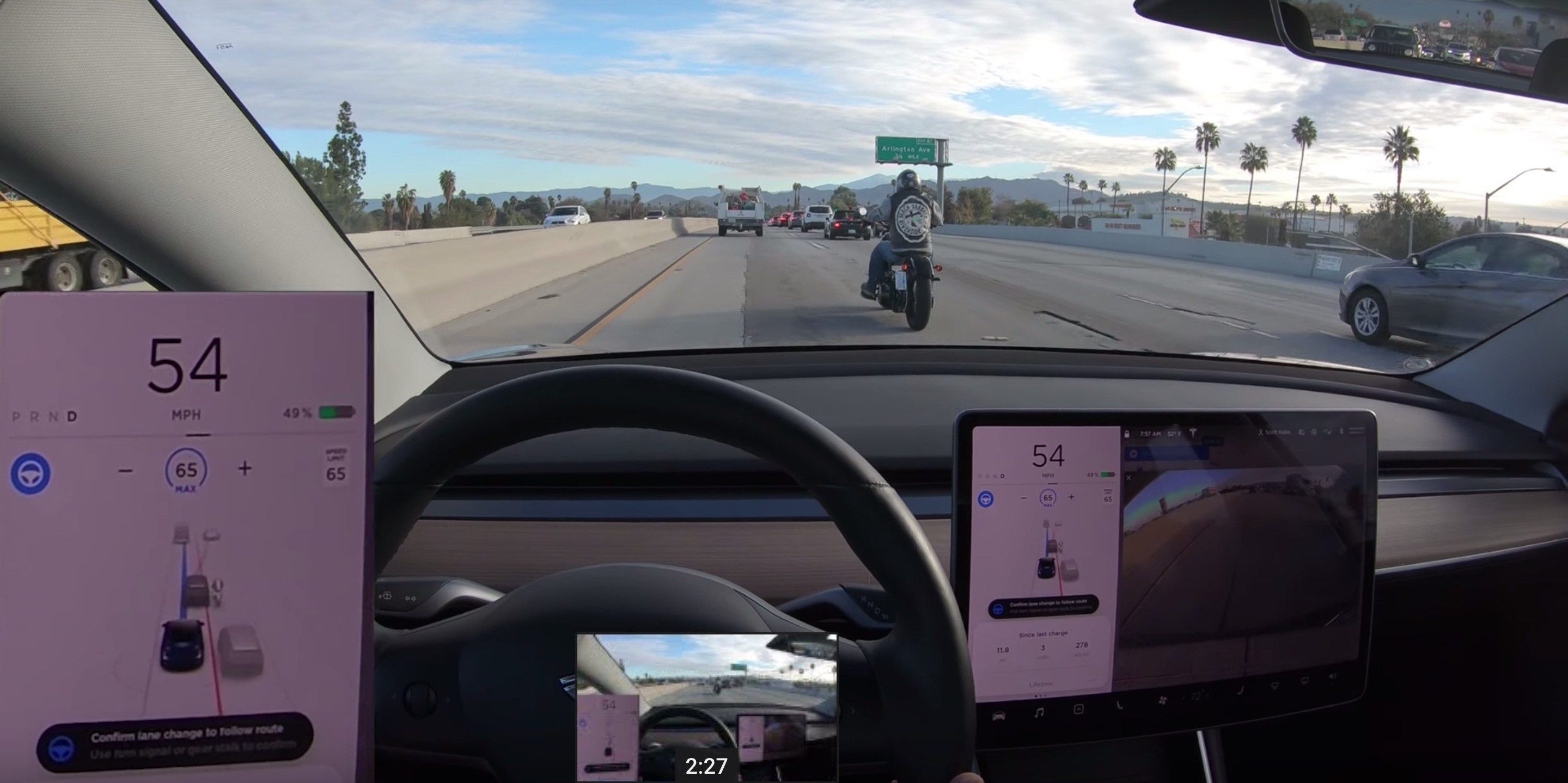 Tesla captures lane-splitting motorcyclist intentionally 