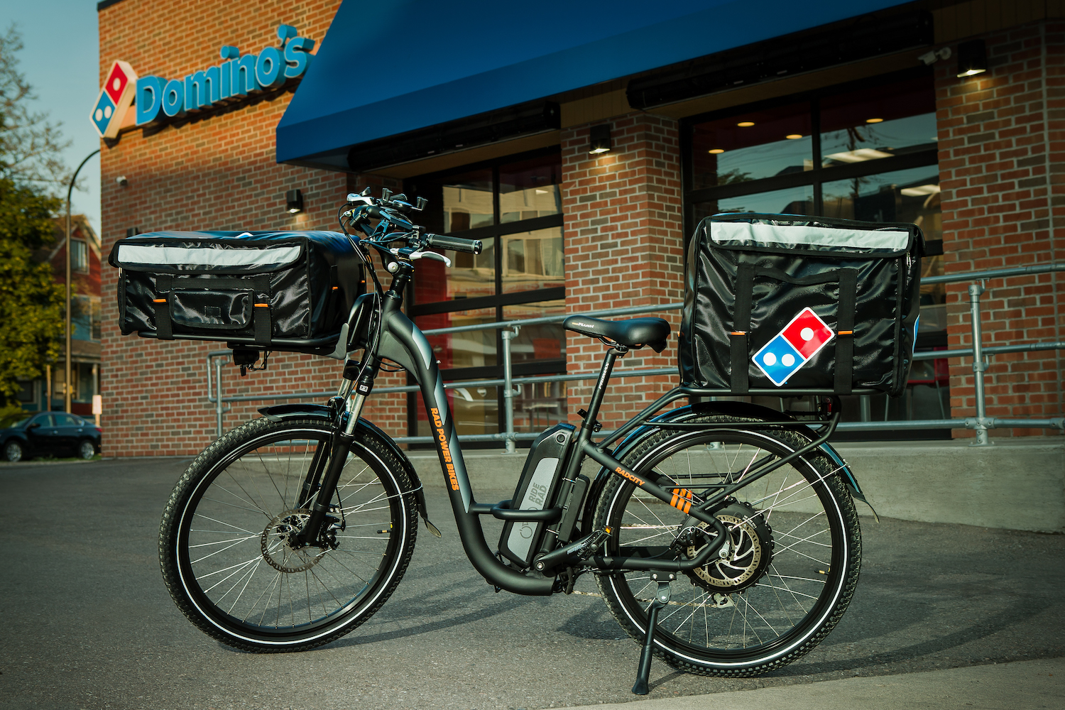 dominos delivery bike