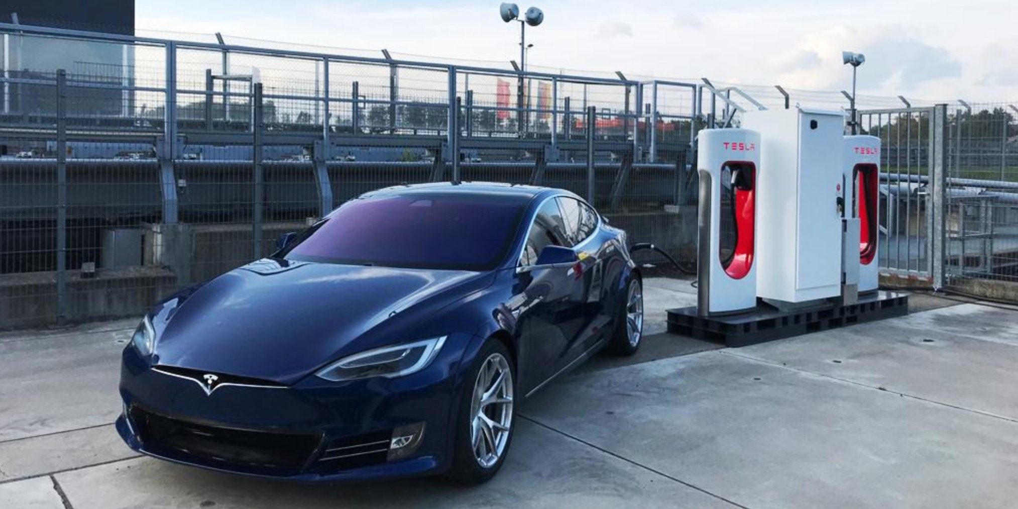 Tesla increases Model S X Supercharging to 225 Electrek