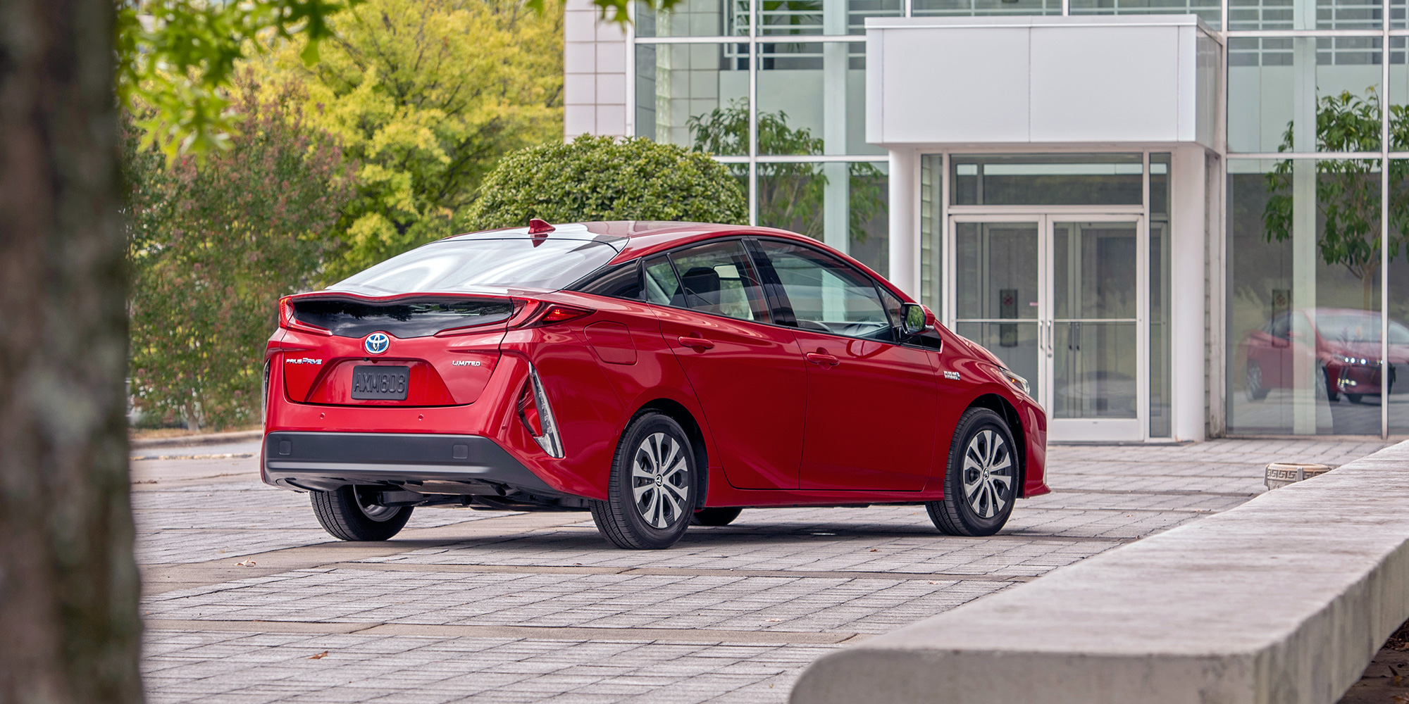 Toyota Prius 2020: Evolusi Hibrida yang Tetap Relevan