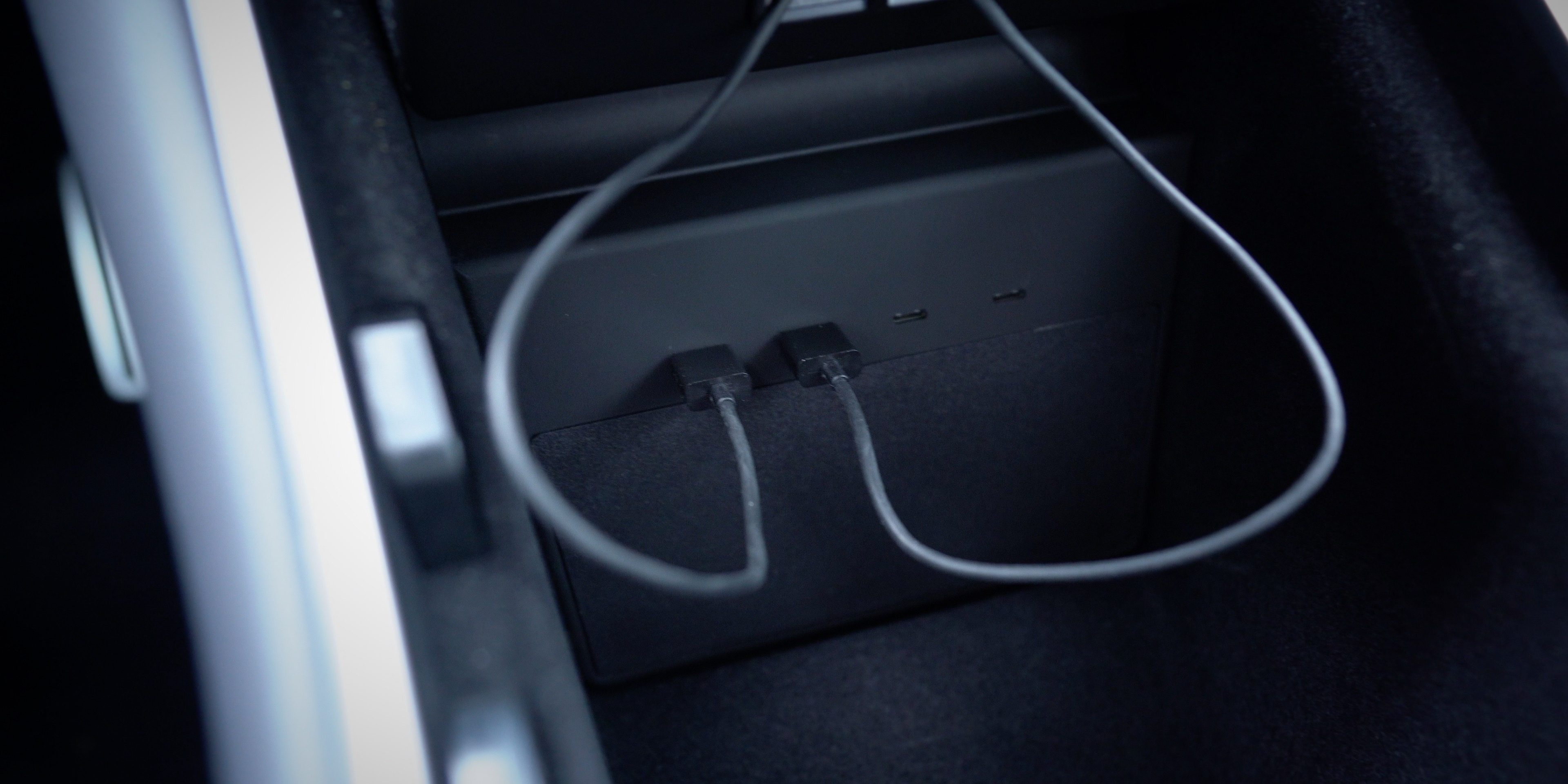 Review: Jedua USB Hub for Tesla Model 3 [Video]