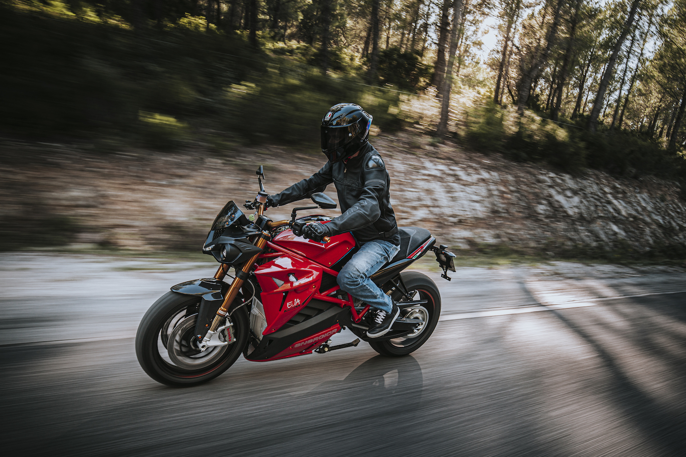 Image showcasing Energica's electric motorcycles get 60% more battery for 400 km total ...