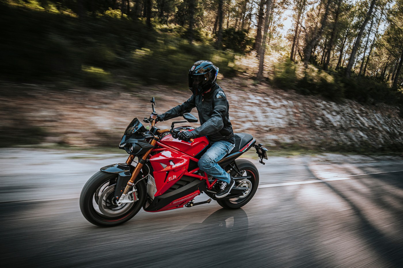 Energica's electric motorcycles get 60% more battery for 400 km total ...